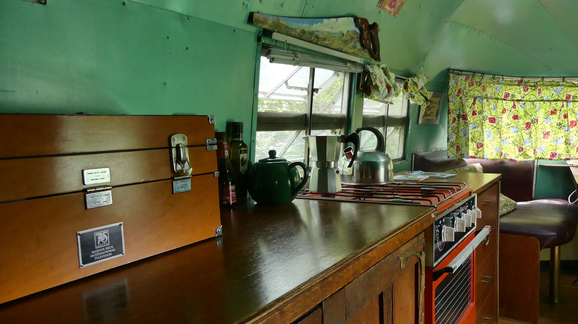 SILVER STREAK 1953 — Caravane avec jacuzzi à Ariège à Vernajoul — salle de bain