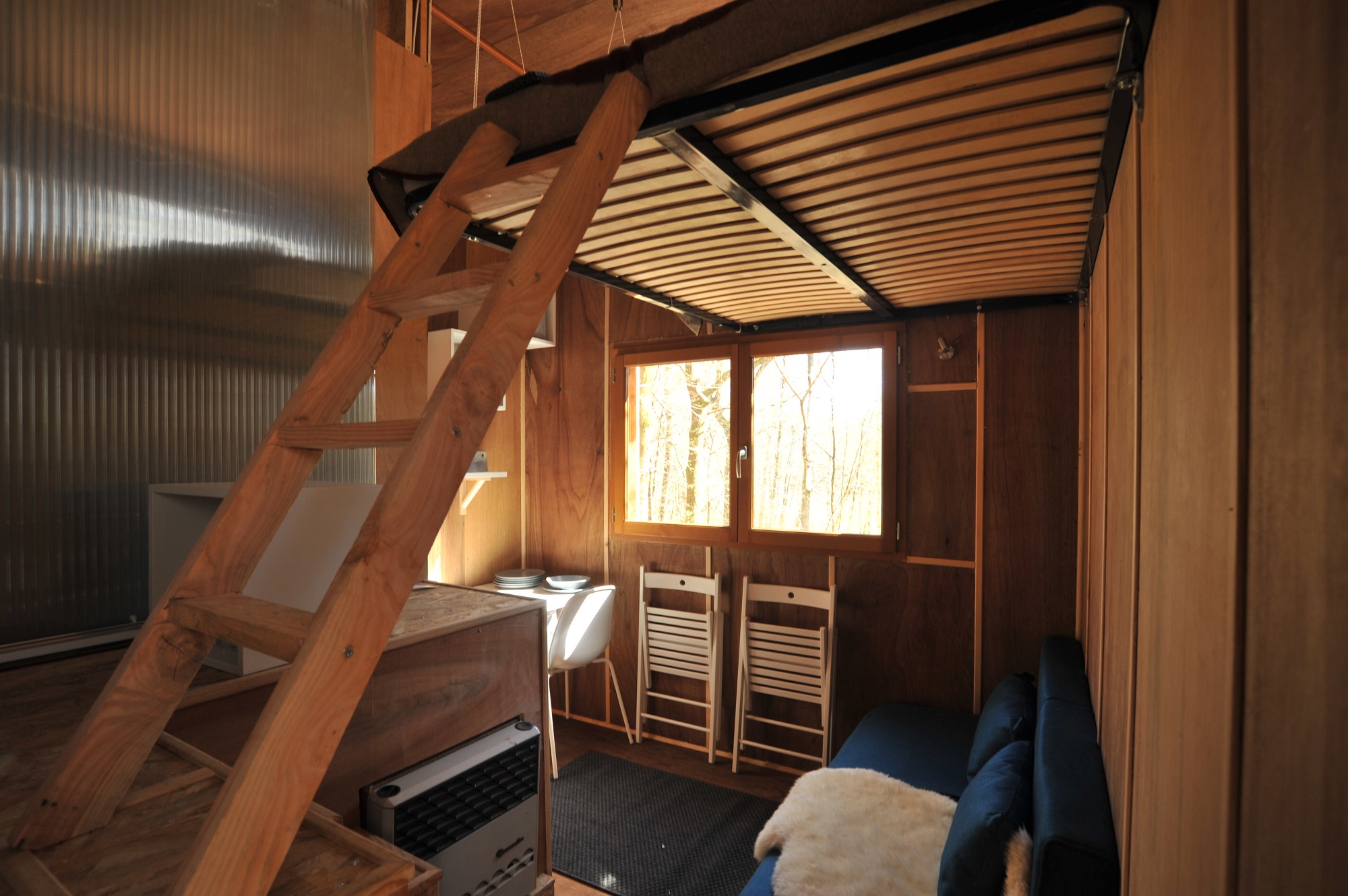 Cabane Ecureuil : une expérience suspendue dans les arbres à Mont Sous Vaudrey — détail architectural