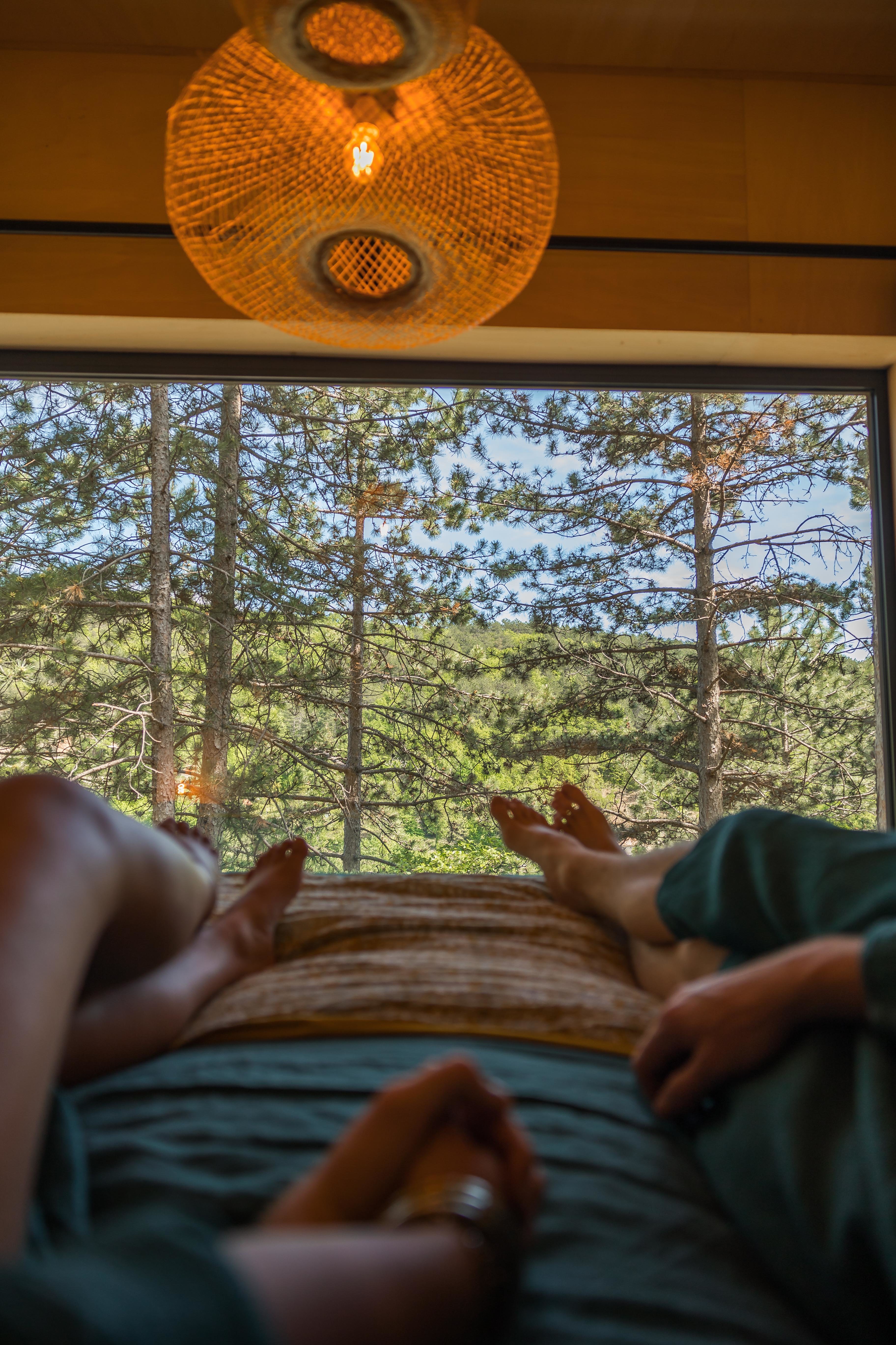 Cabane La Parenthèse — Nuit avec spa privatif à Dieulefit (Drôme) à Dieulefit — vue intérieure