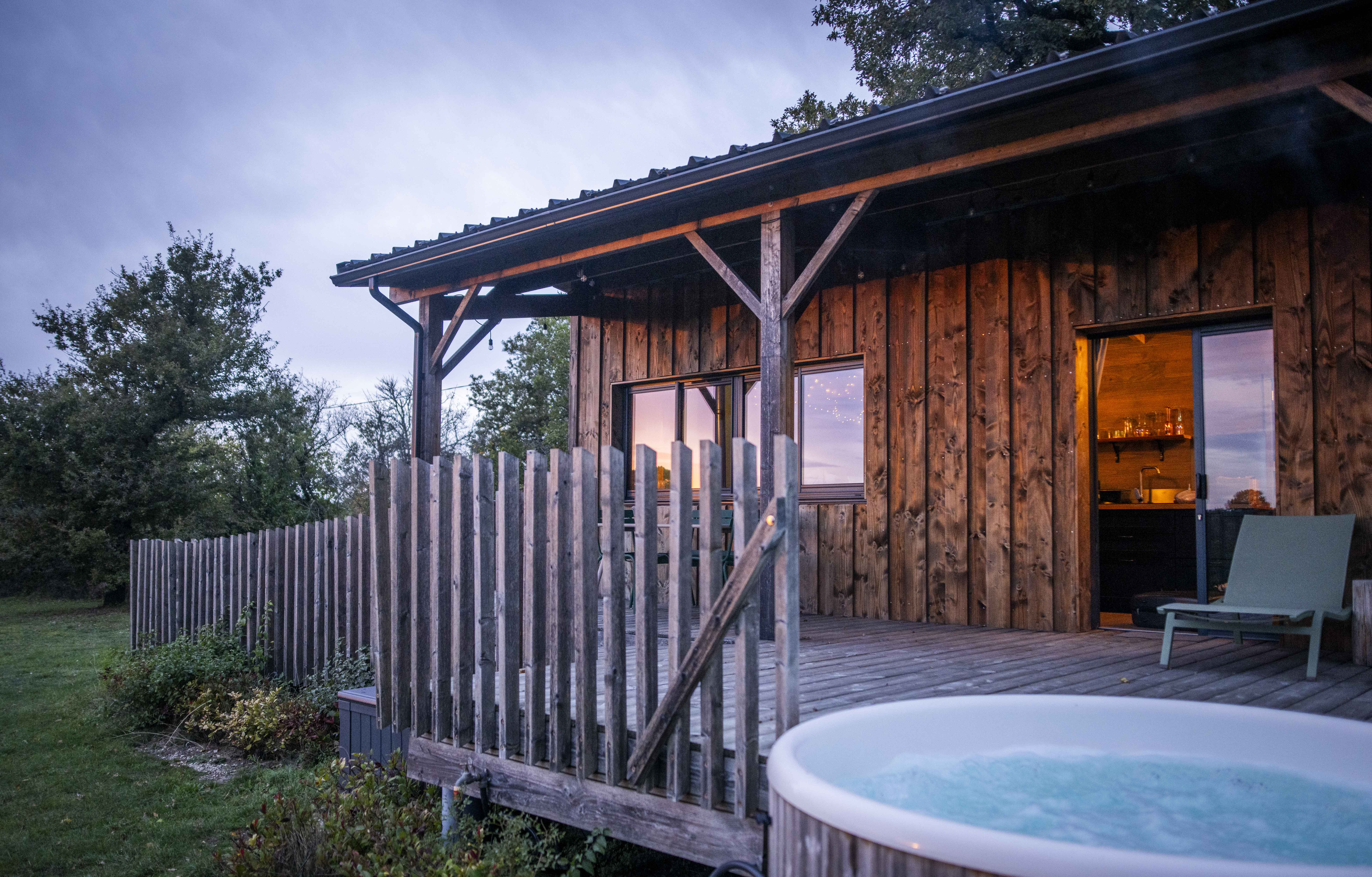 La Cabane du Haut & Spa : une expérience suspendue en Midi-Pyrénées à Labastide-Gabausse — salle de bain