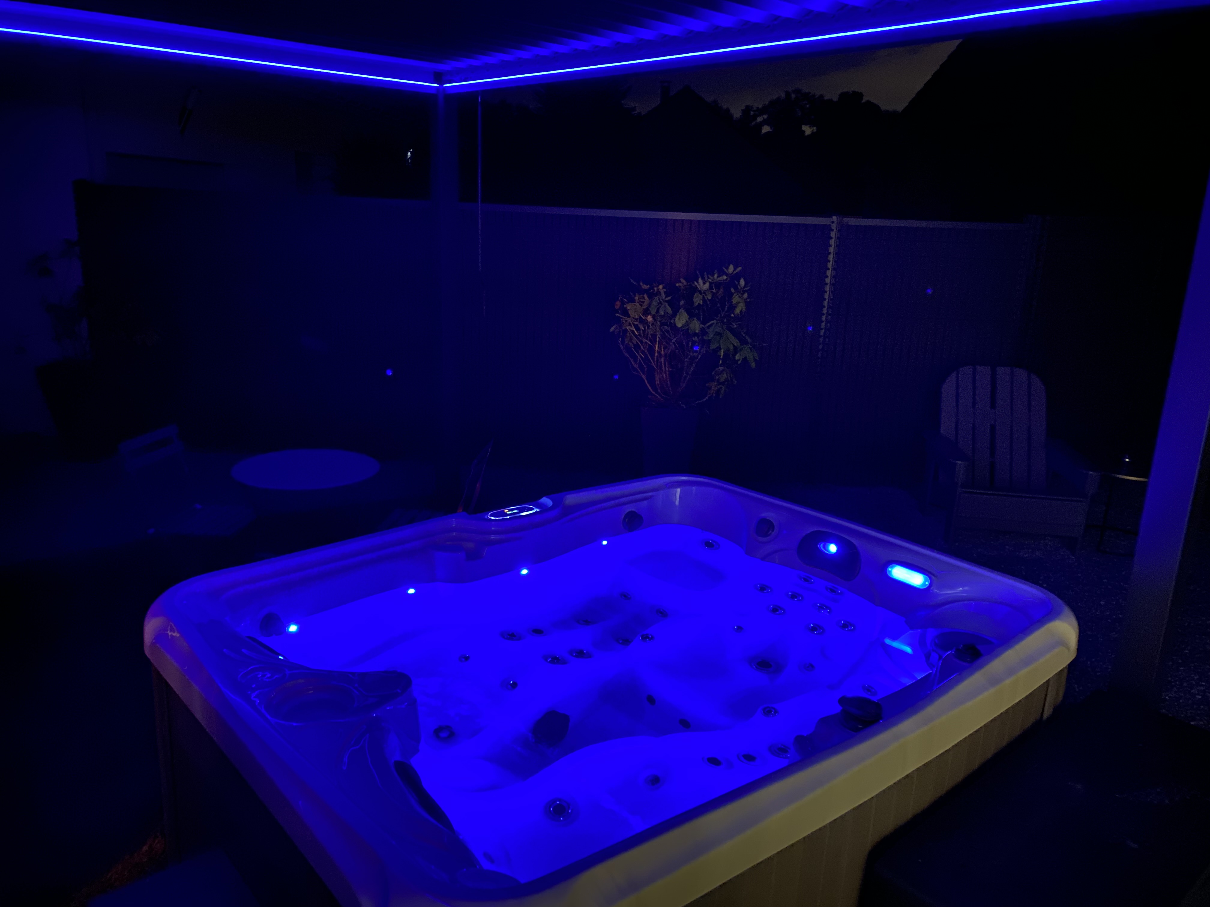Cosy Lodgy & Spa — Chalet avec jacuzzi en Seine-Maritime à Rouen — chambre