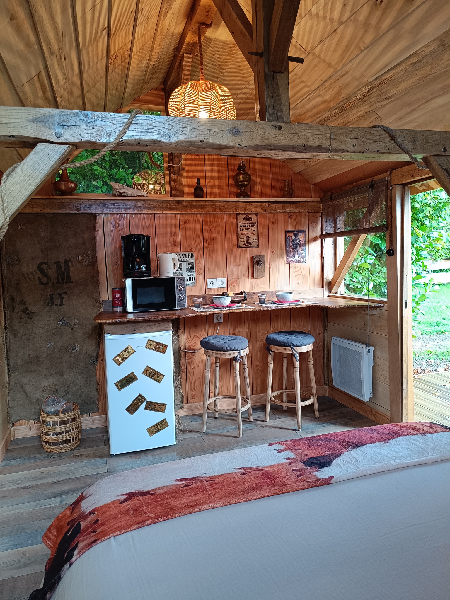 P'tit RANCH — Cabane avec piscine à Allier à Vichy — vue intérieure