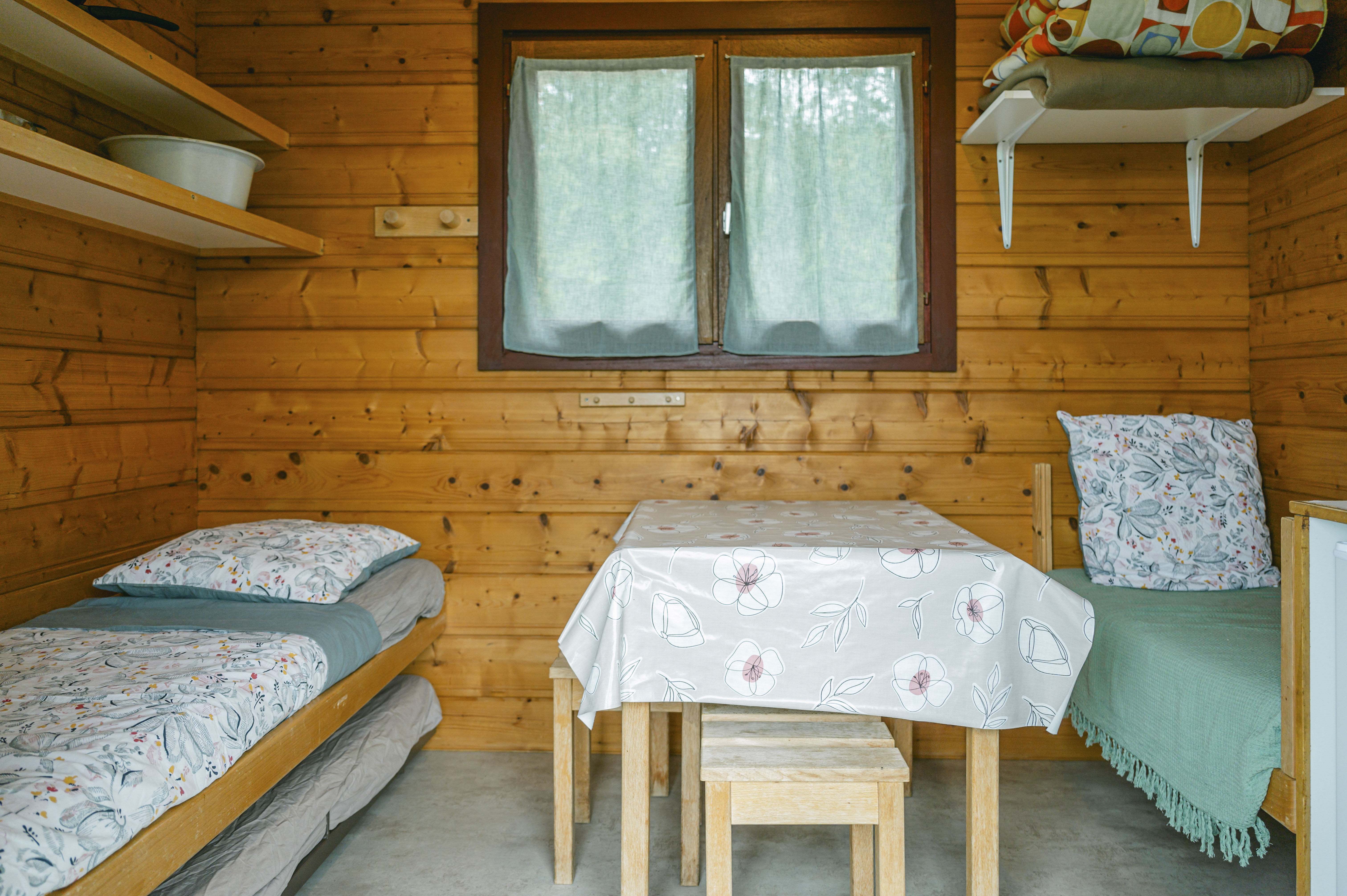Un chalet romantique en Auvergne pour une escapade à deux à Neuveglise-Sur-Truyère — chambre