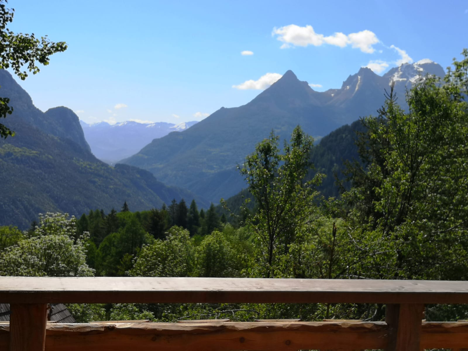 Cabane "Les terres blanches" — Cabane sur pilotis avec vue panoramique à Alpes-de-Haute-Provence à Redortiers — vue intérieure