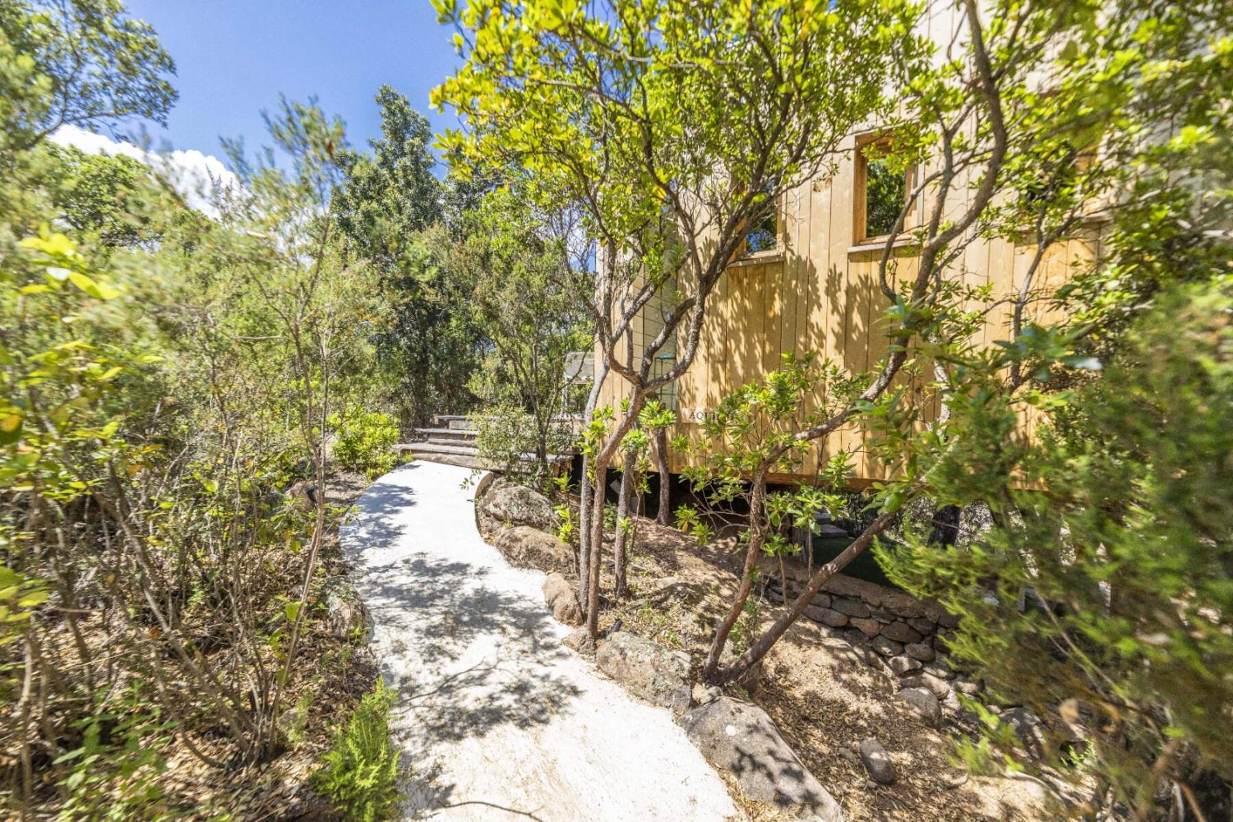 Aquilae, Cabane Casanghjulina — Cabane dans les arbres avec spa en Corse-du-Sud à Ajaccio — vue intérieure