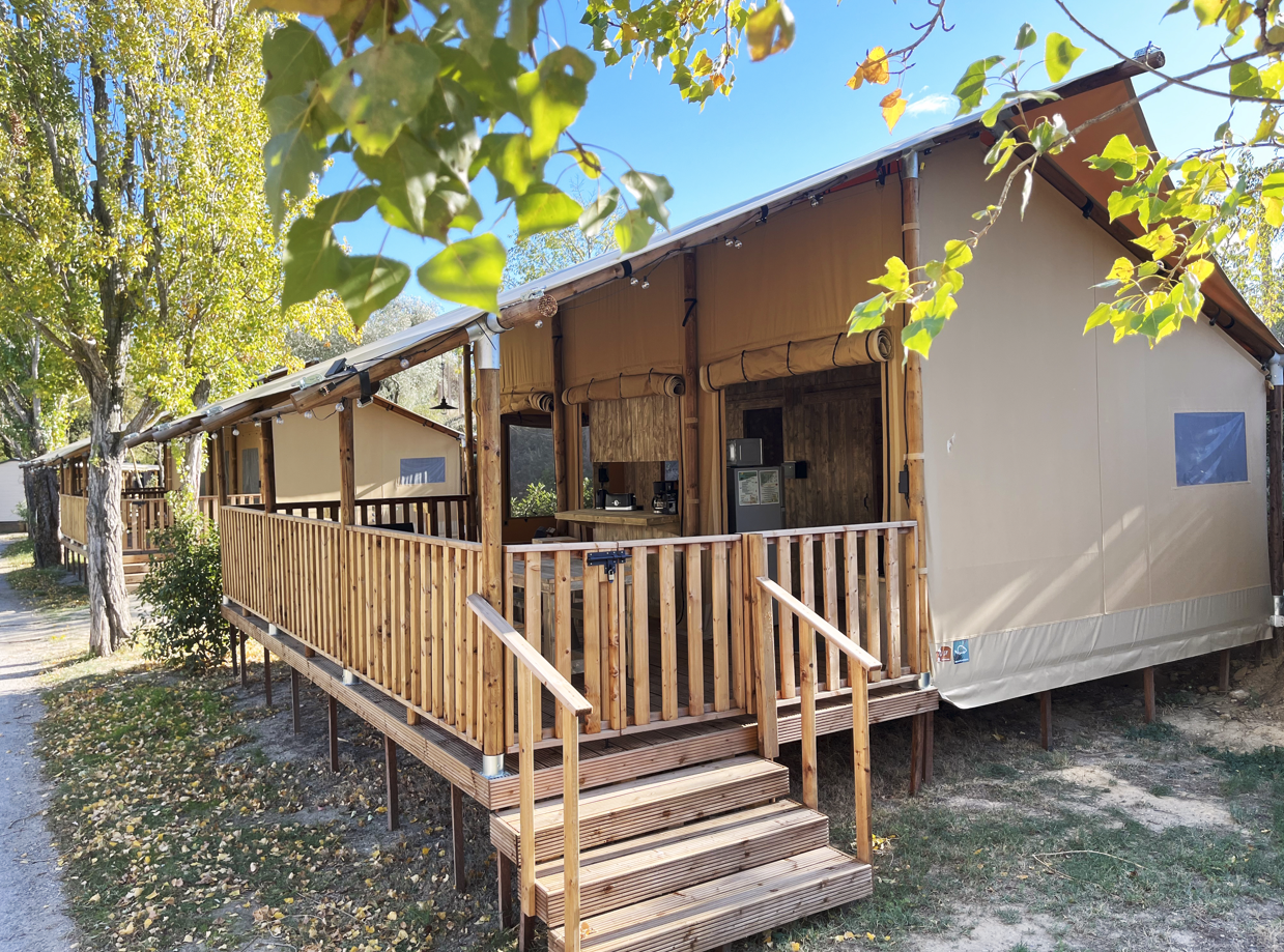 Glamping Lodge 4 personnes — Tente lodge avec spa à Aude