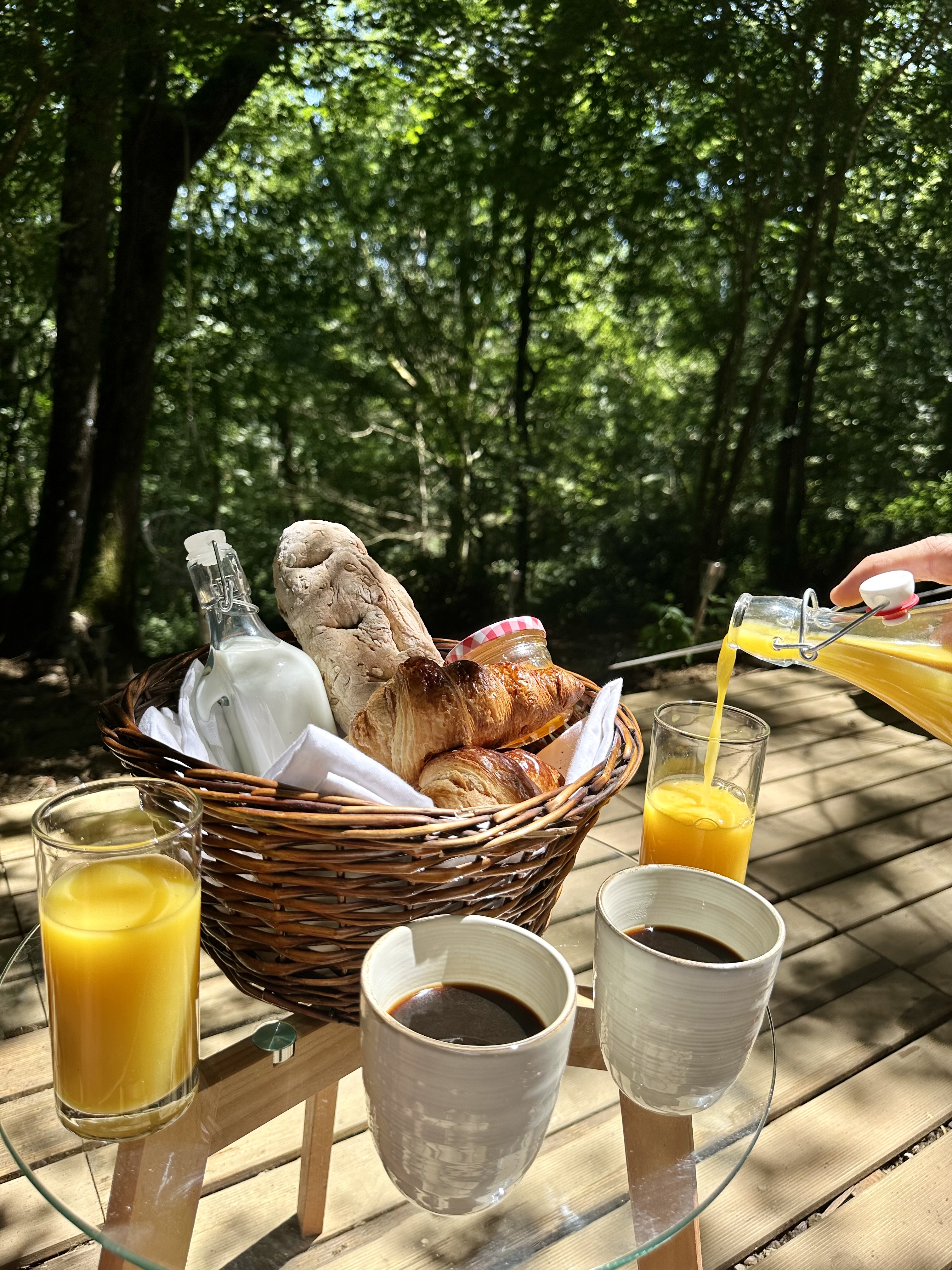 Séjournez dans un lodge insolite en pleine nature à Lasseran — cuisine