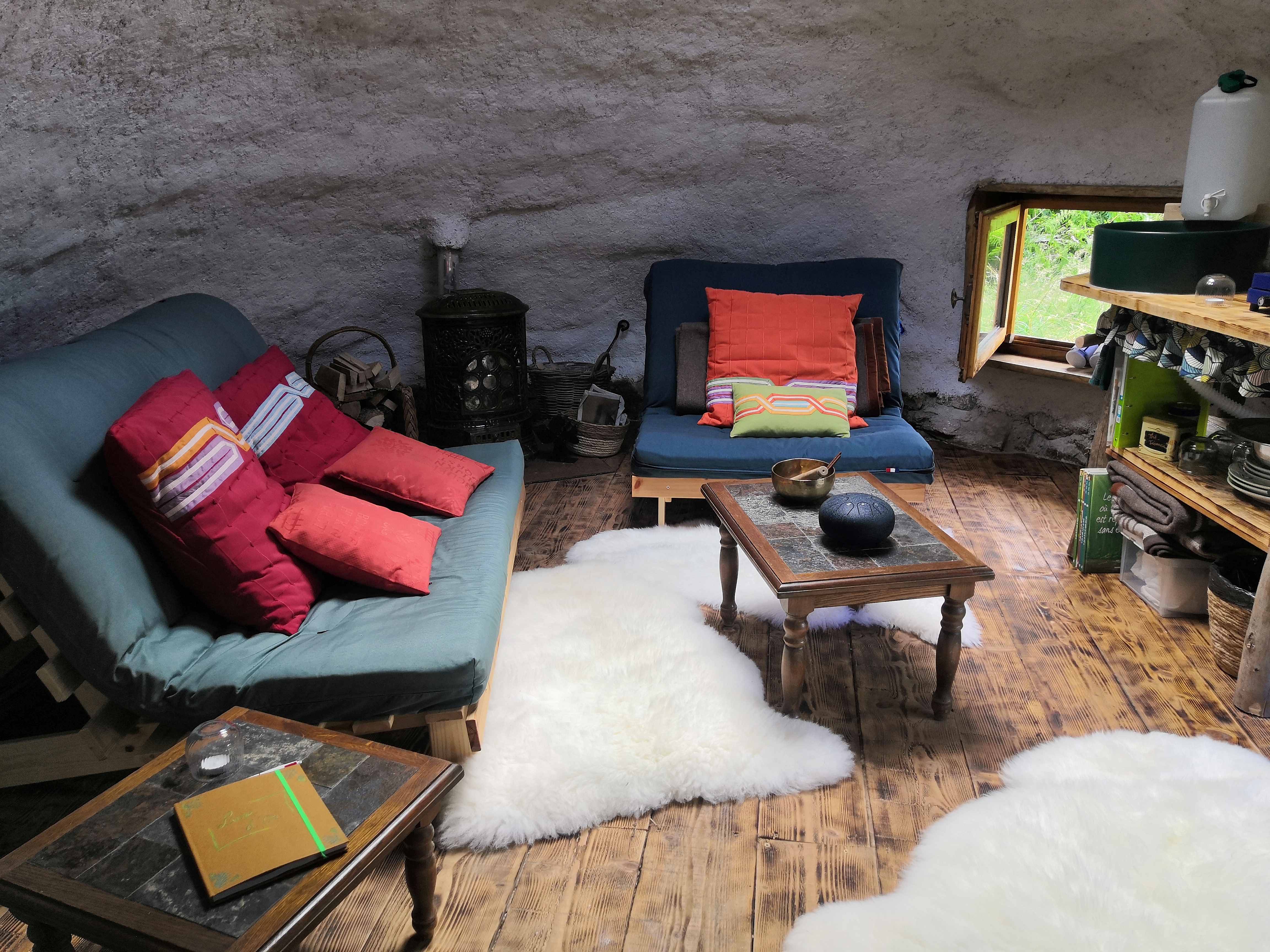 La cabane panoramique : une évasion au cœur de la nature à St Nicolas Des Biefs — cuisine
