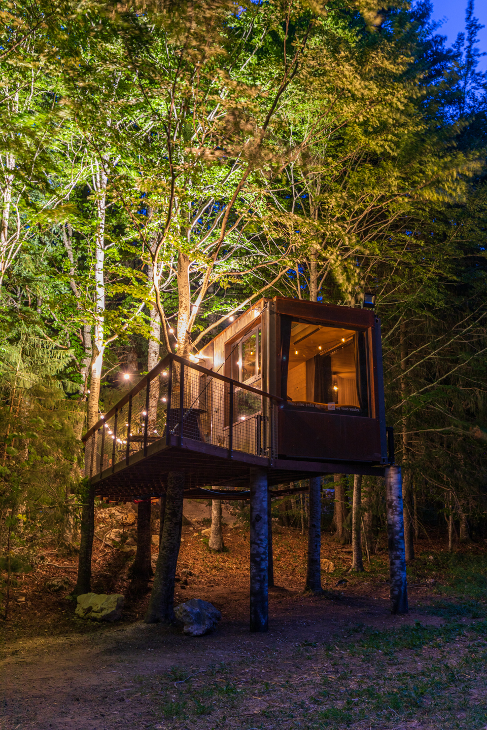 Cabane perchée au cœur de la nature