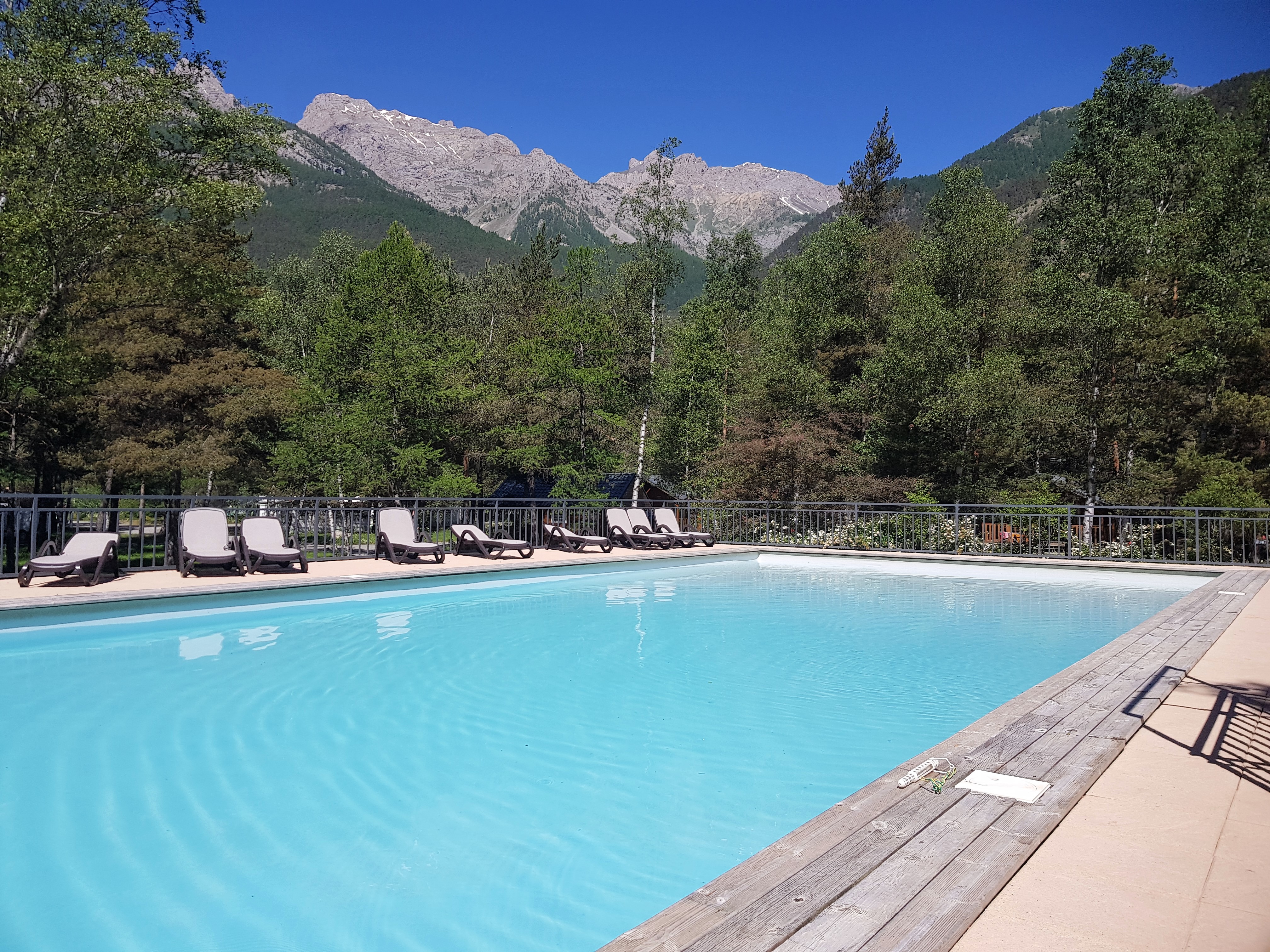 Kota Finlande & Spa : une expérience unique en pleine nature à Saint Martin De Queyrières — détail architectural