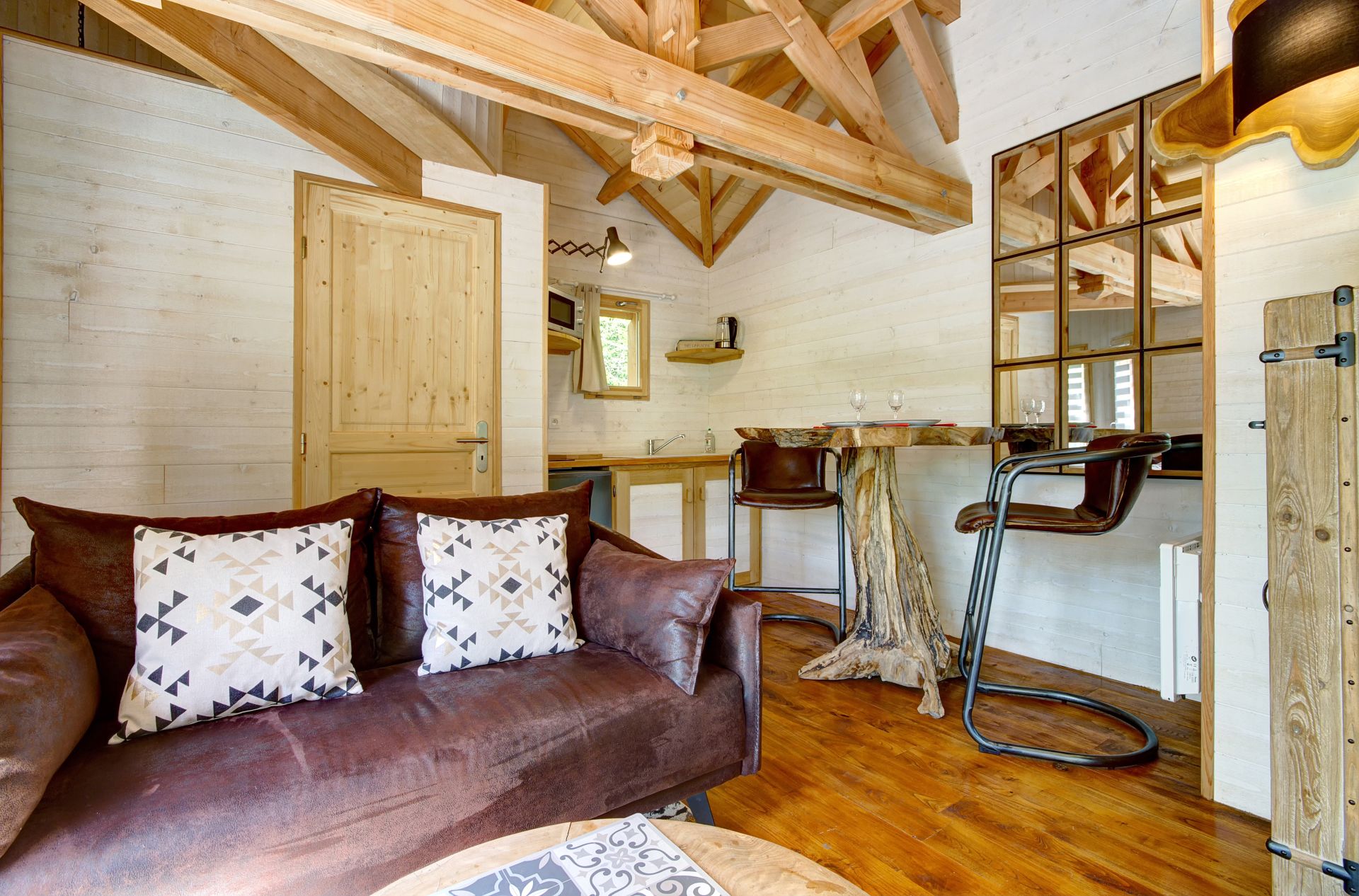 La Cabane Spa Lodge 3 — Cabane sur pilotis avec spa à Morbihan à Vannes — espace de vie