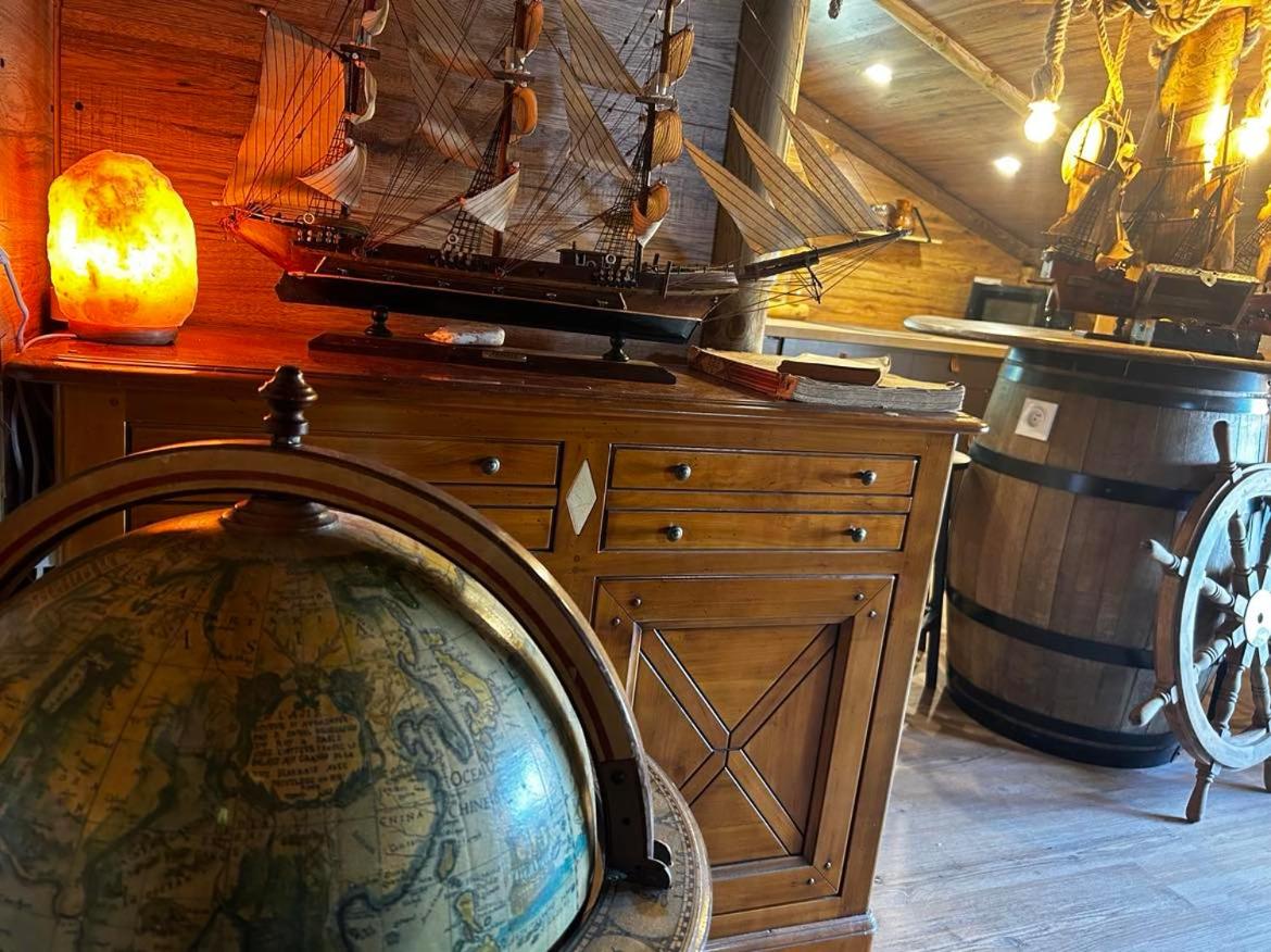 La Chambre des Pirates — Chambre à thème immersive à Pyrénées-Orientales à Perpignan — espace de vie