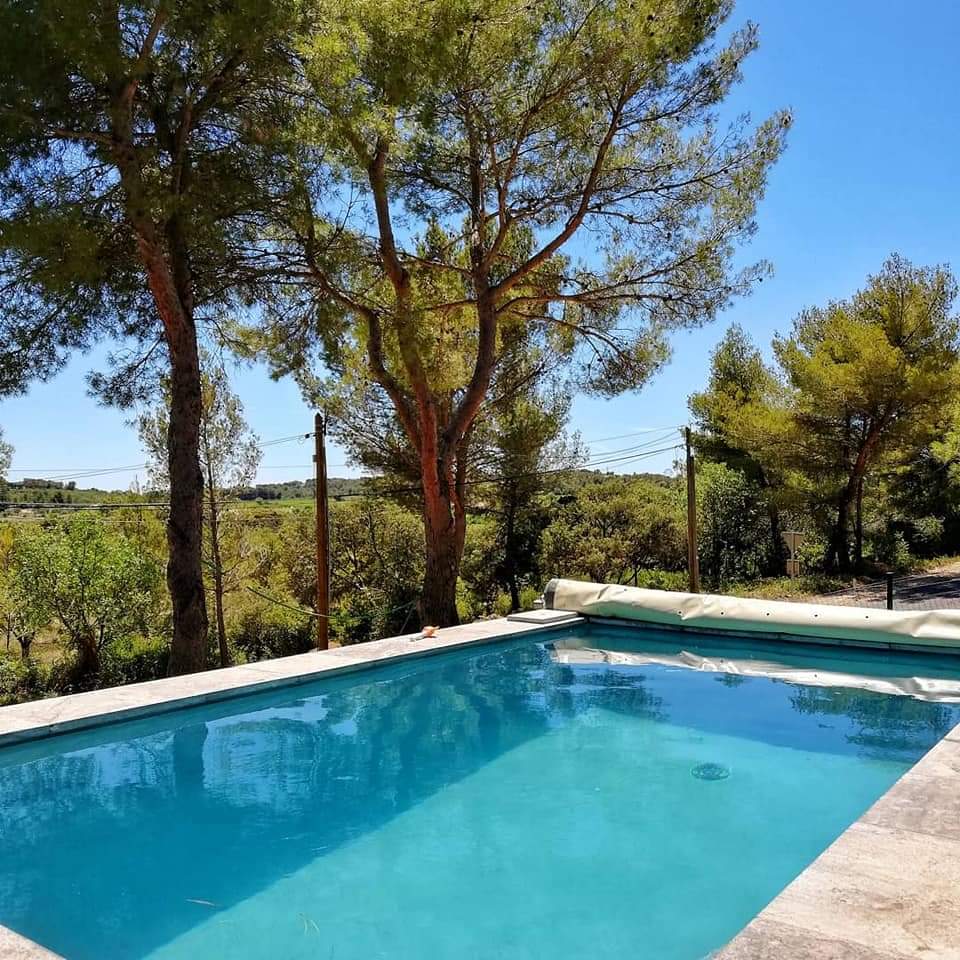 Villa Couple Piscine — Cabane sur pilotis avec piscine à Gard à Saint-Jean-du-Gard — cuisine
