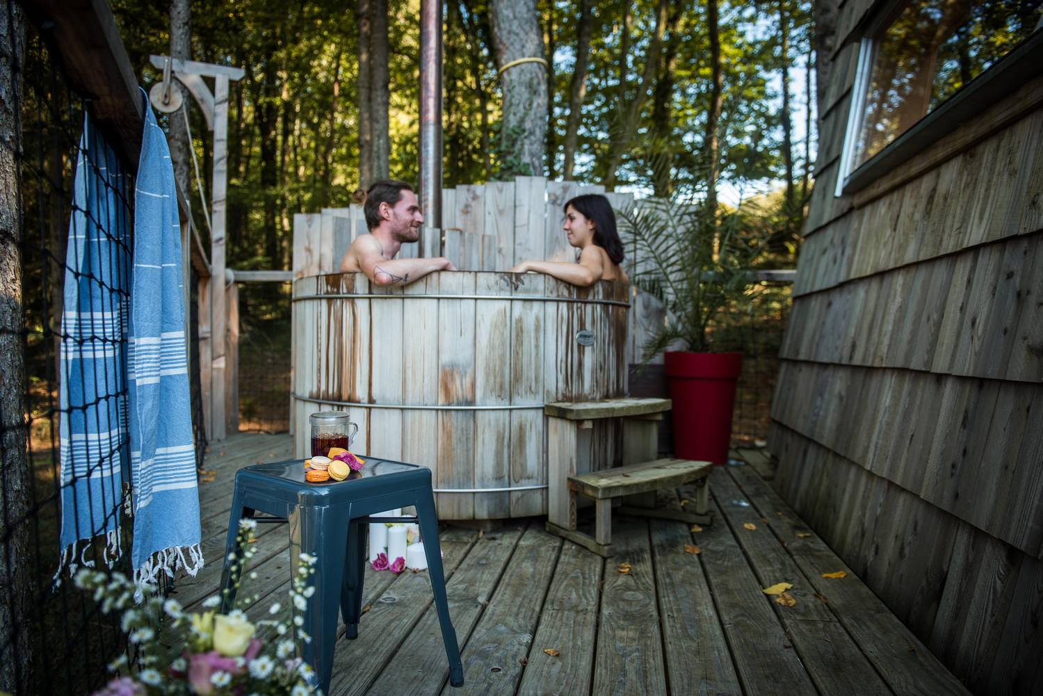 Cabane Spa Belle étoile : une immersion dans les arbres à Lanouaille — chambre