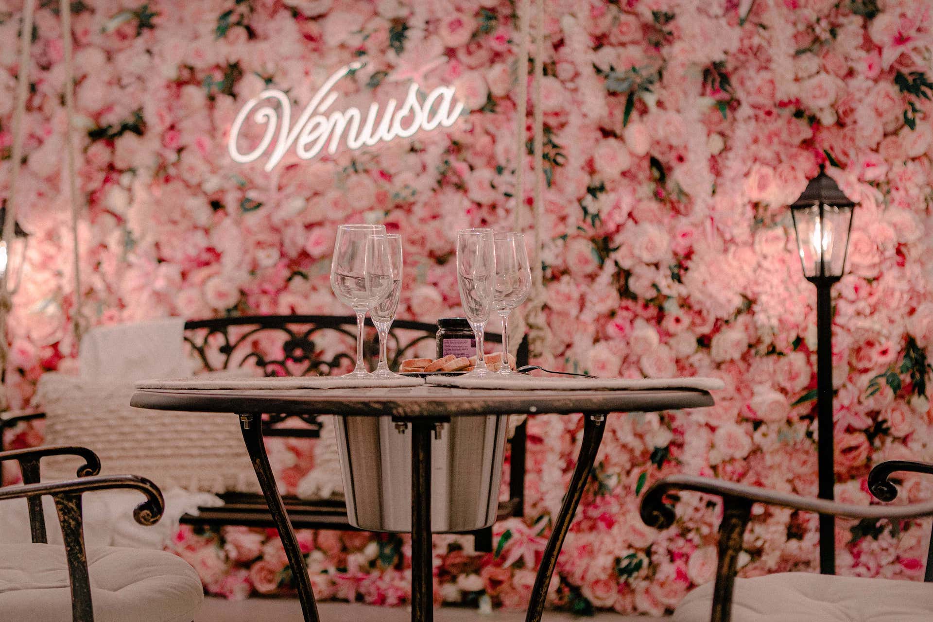 Évasion romantique dans une suite avec spa à Montpellier à Montpellier — vue depuis la terrasse