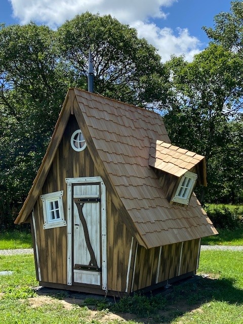 La Cabane des Trolls : une expérience immersive en Bretagne à Boisgervilly — chambre