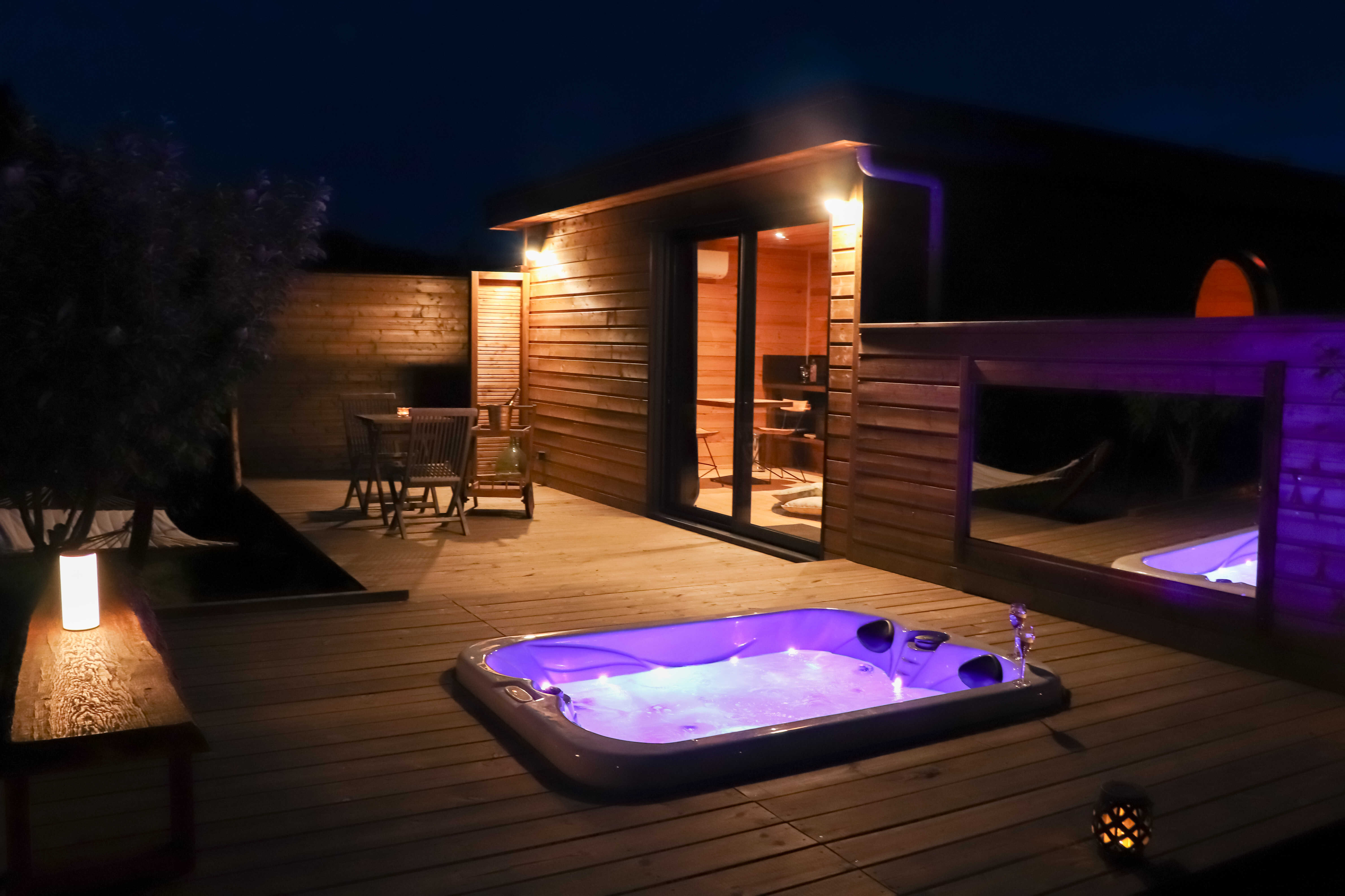 La Cabane Cassanha & Spa : une évasion romantique en pleine nature à Méjannes-Lès-Alès — vue intérieure