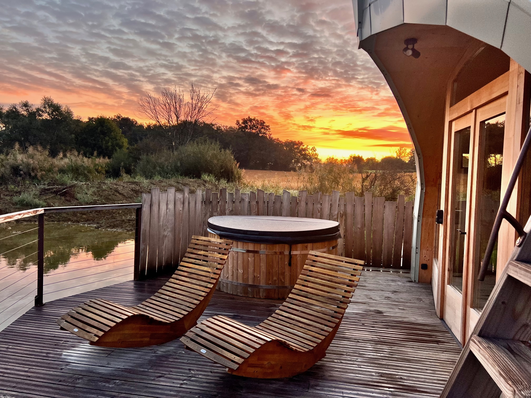 Cabane Spa les Flots — Cabane sur l'eau avec spa à Ain à Meillonnas — cuisine