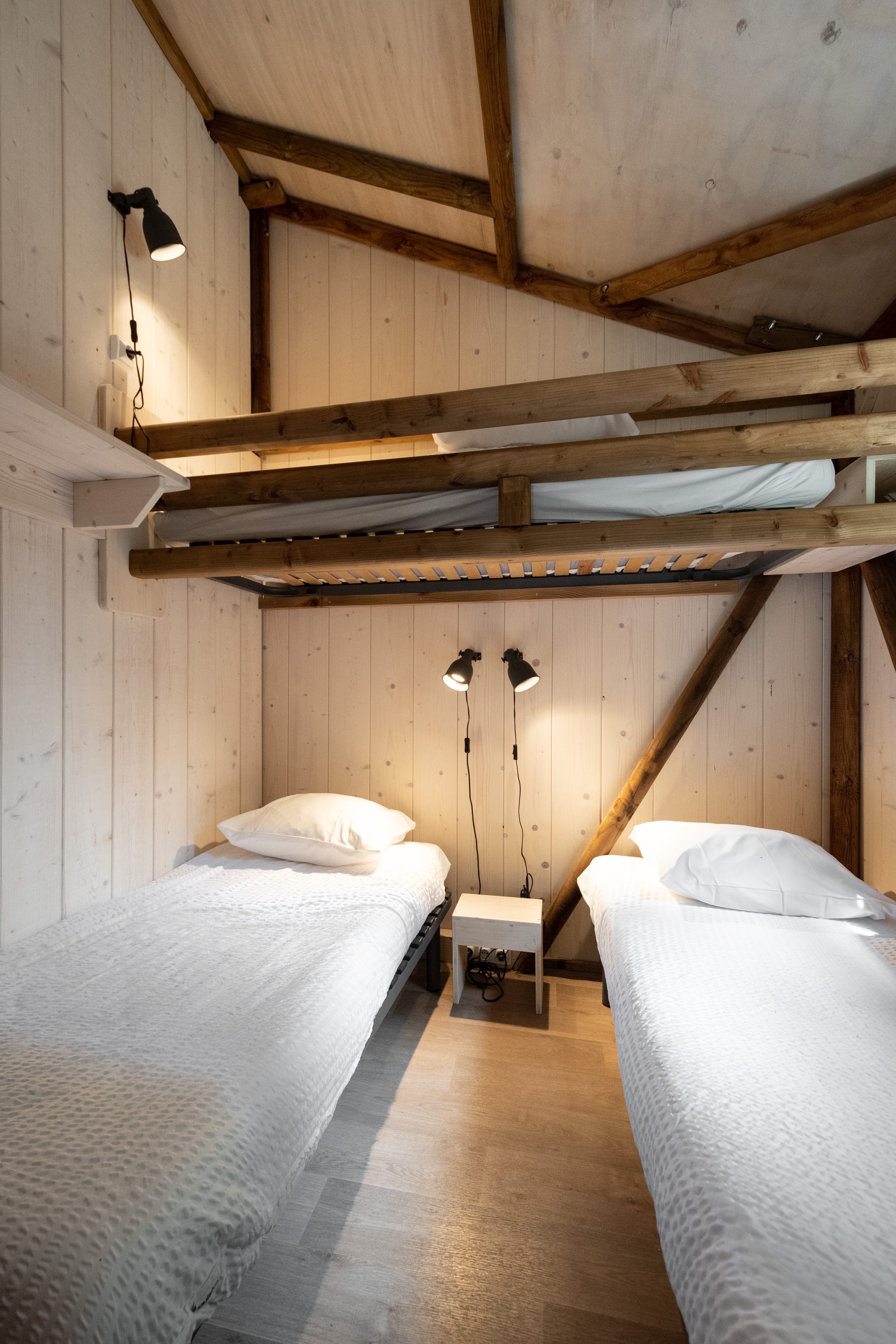La cabane familiale du trappeur : une escapade enchantée à Bar Sur Aube — détail architectural