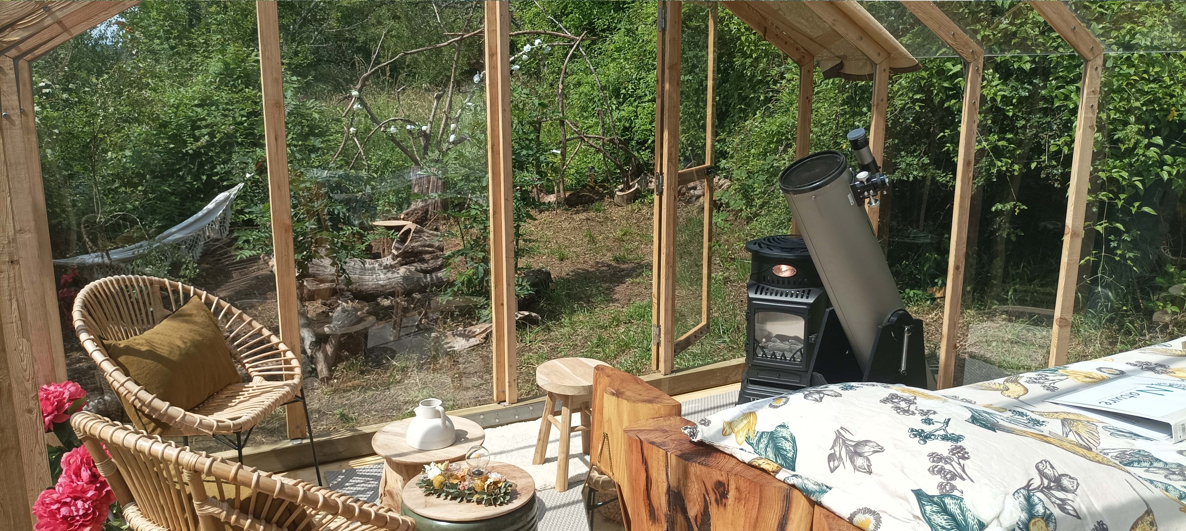 La Cabane du rêveur : une expérience inclassable en Lorraine à Pagny Sur Moselle — vue depuis la terrasse