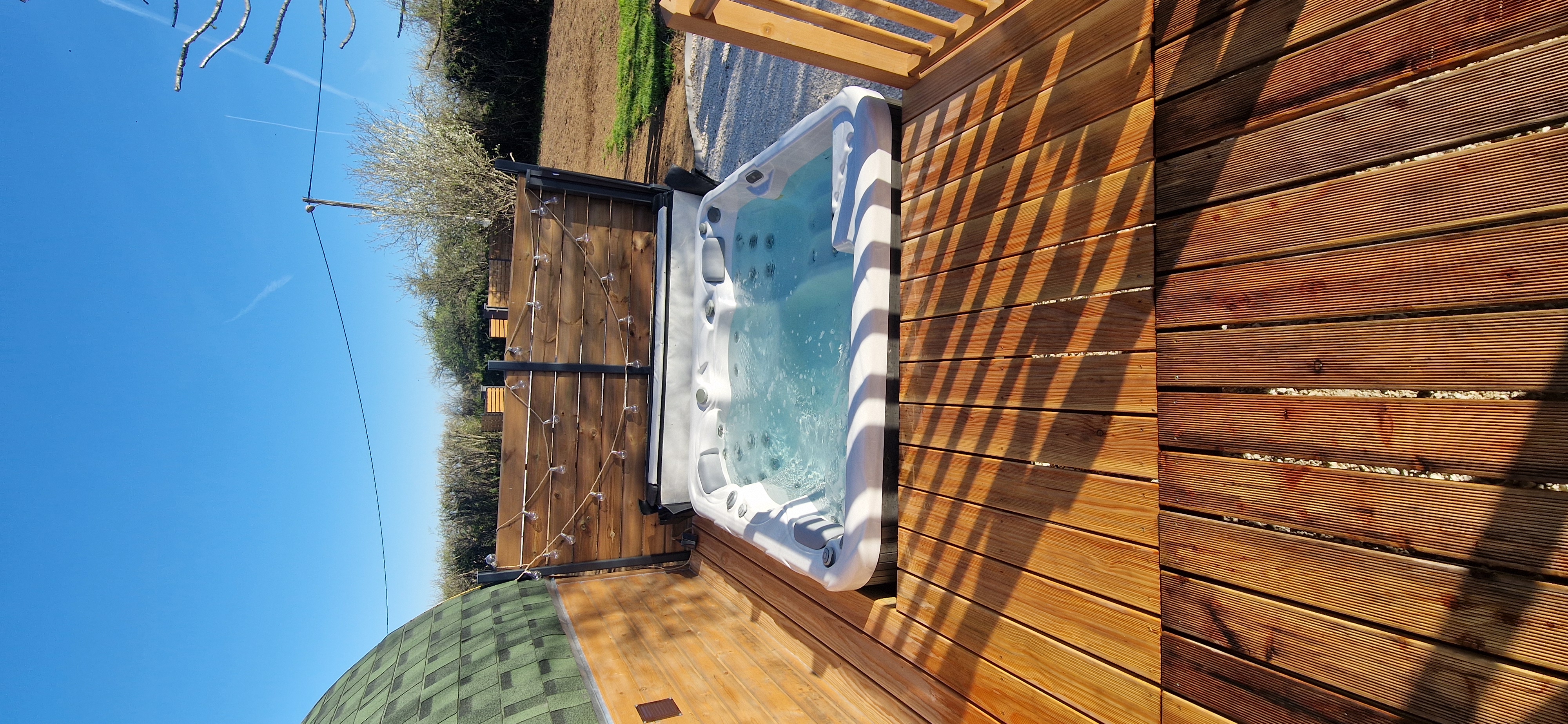 Le Mama Tonneau — Tonneau avec spa à Vieux-Château (Côte-d'Or) à Vieux-Château — espace de vie