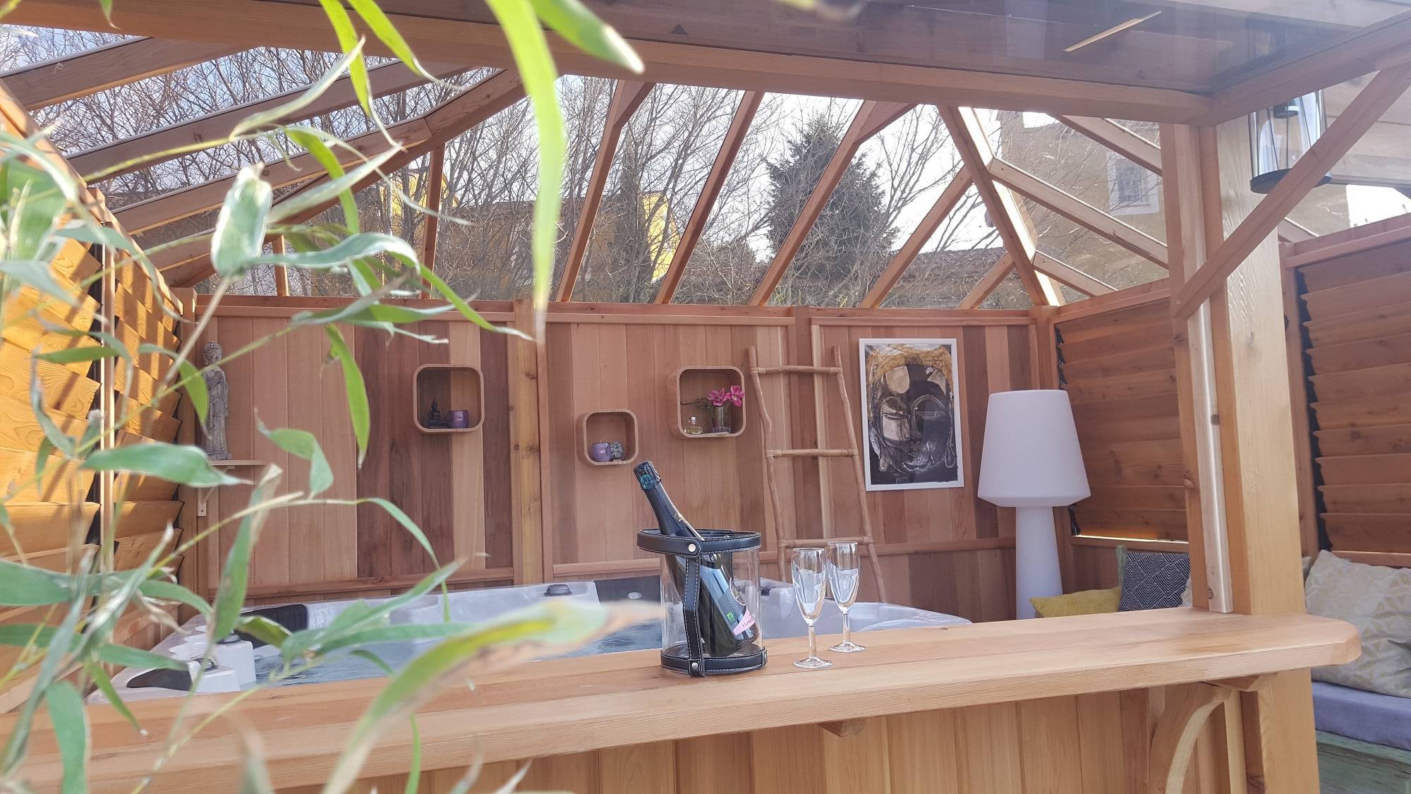 Tente Lodge Spa La Pinède : un safari en pleine nature à Trets — chambre