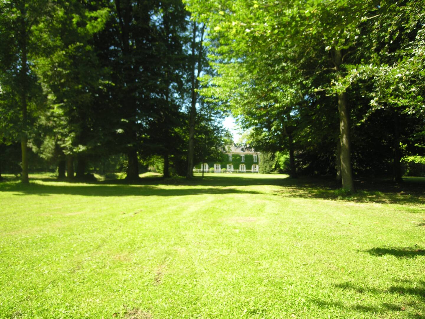 La roulotte d'Elise — Roulotte avec spa à Valmeray (Calvados) à Valambray — chambre