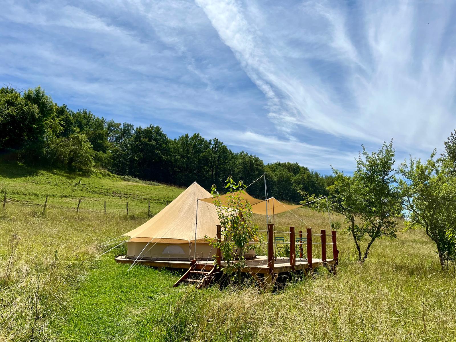 Tente Châtaigne : une expérience immersive en pleine nature