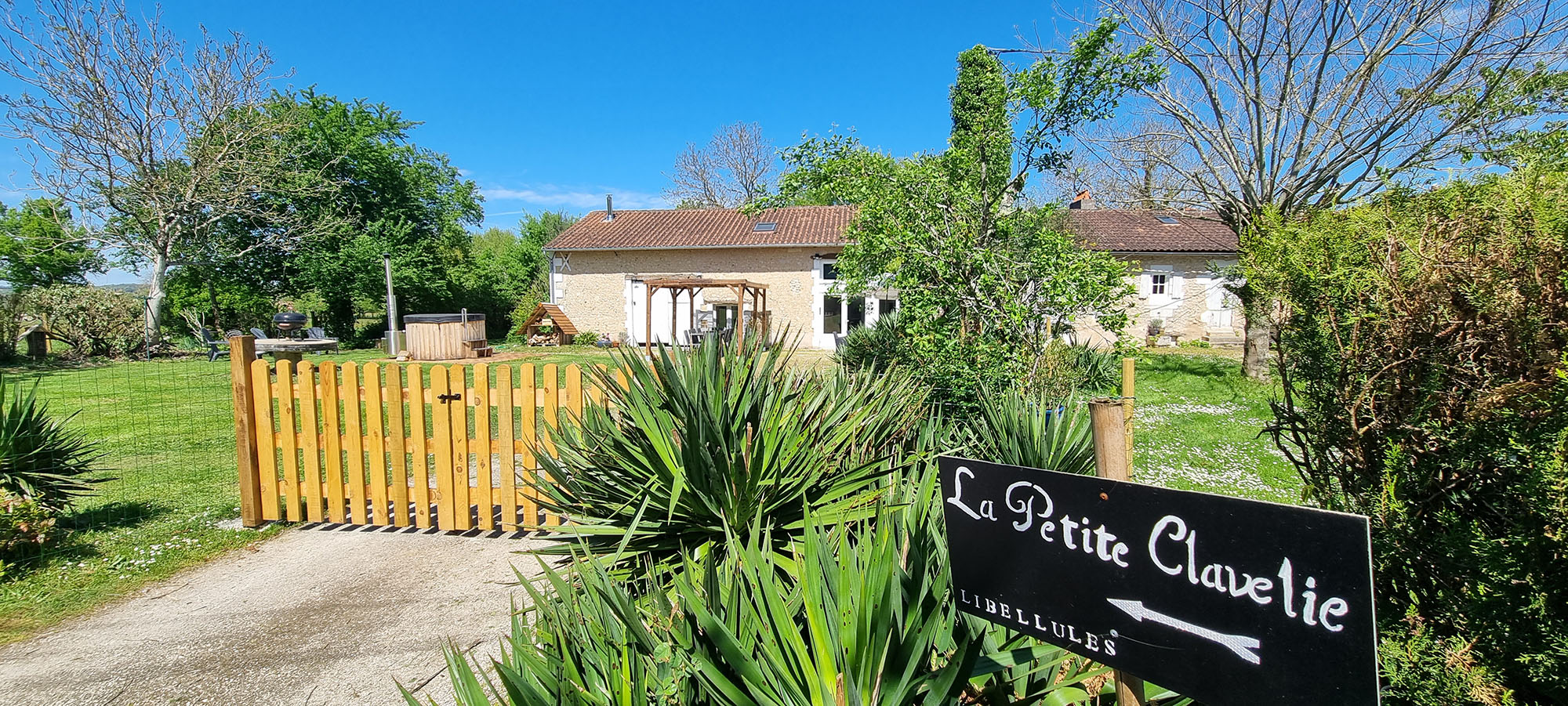 Gite La Petite Clavelie — Maison avec Spa à Dordogne à Alles-sur-Dordogne — vue intérieure