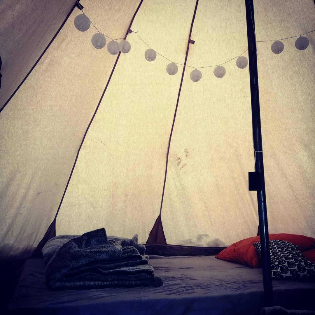 Tipi des Neiges : une expérience immersive en pleine nature à Gourette — vue depuis la terrasse