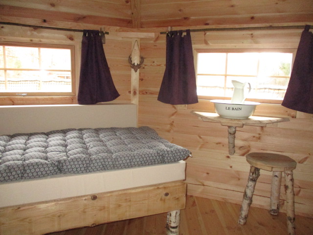 Cabane flottante Libellule : une évasion sur l'eau en Aveyron à Conques-En-Rouergue — cuisine