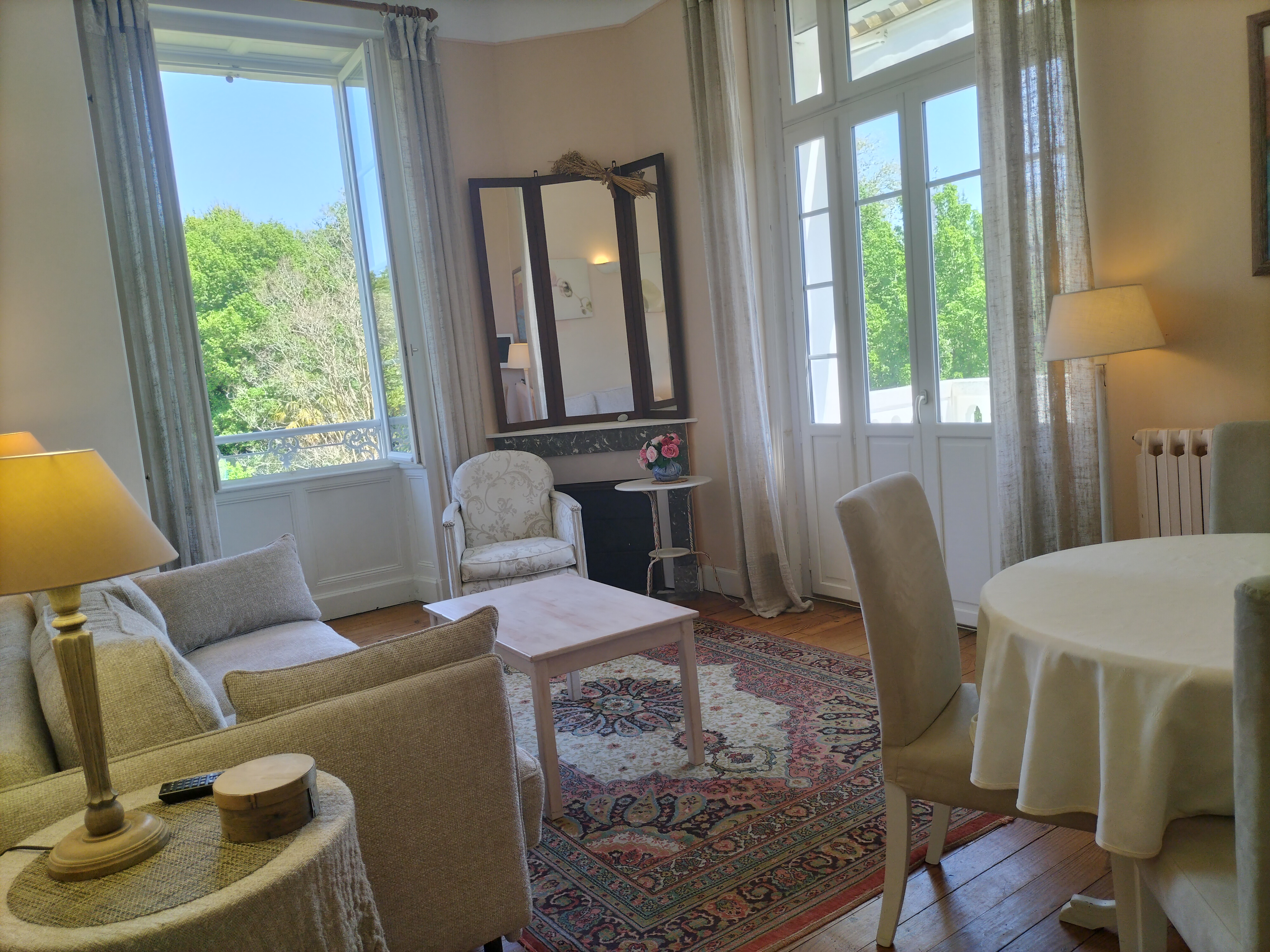 Appart Hôtel Coraline — Maison insolite avec spa à Bidart (Pyrénées-Atlantiques) à Bidart — vue depuis la terrasse