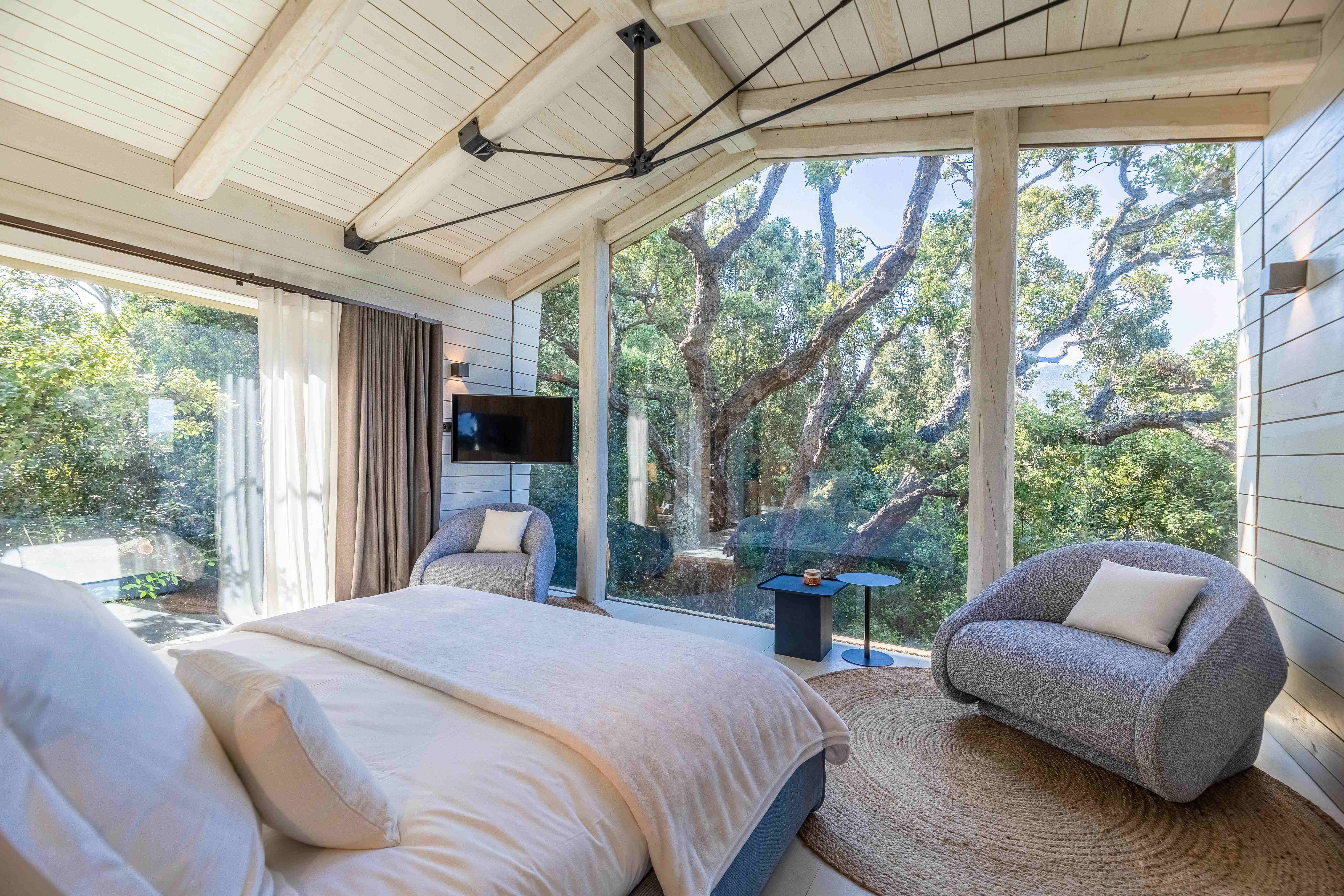 Hydra — Cabane avec spa à Casanghjulina en Corse à Porto-Vecchio — espace de vie
