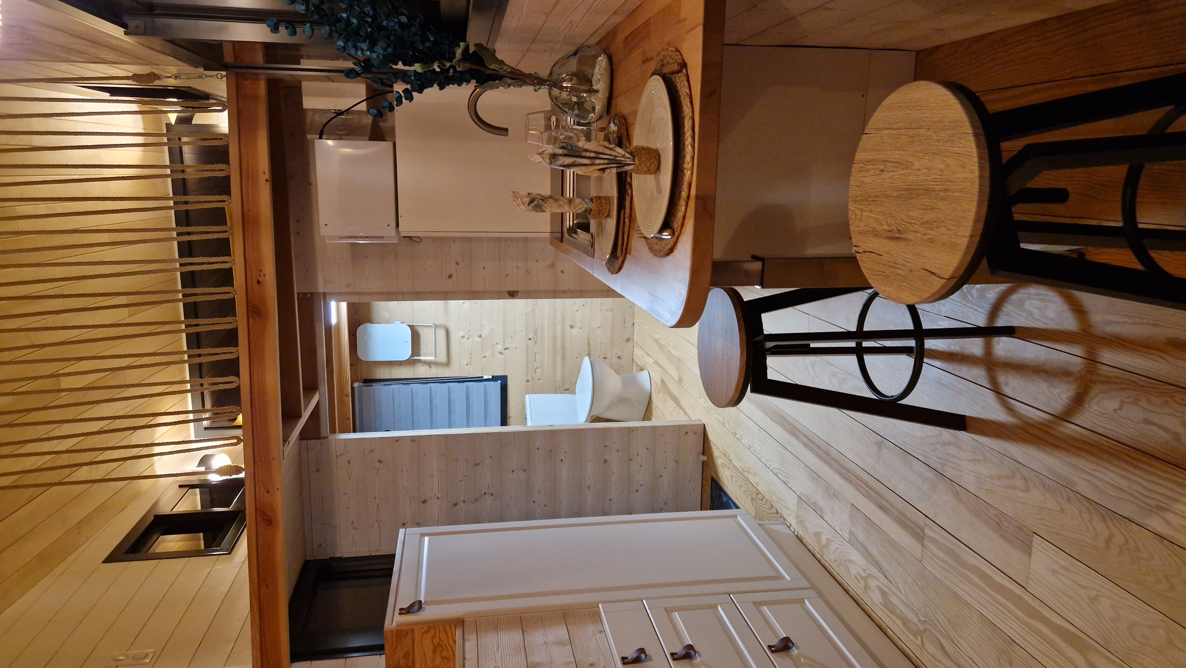 La Tiny de Clem & Spa : un cocon moderne en Midi-Pyrénées à Figeac — cuisine