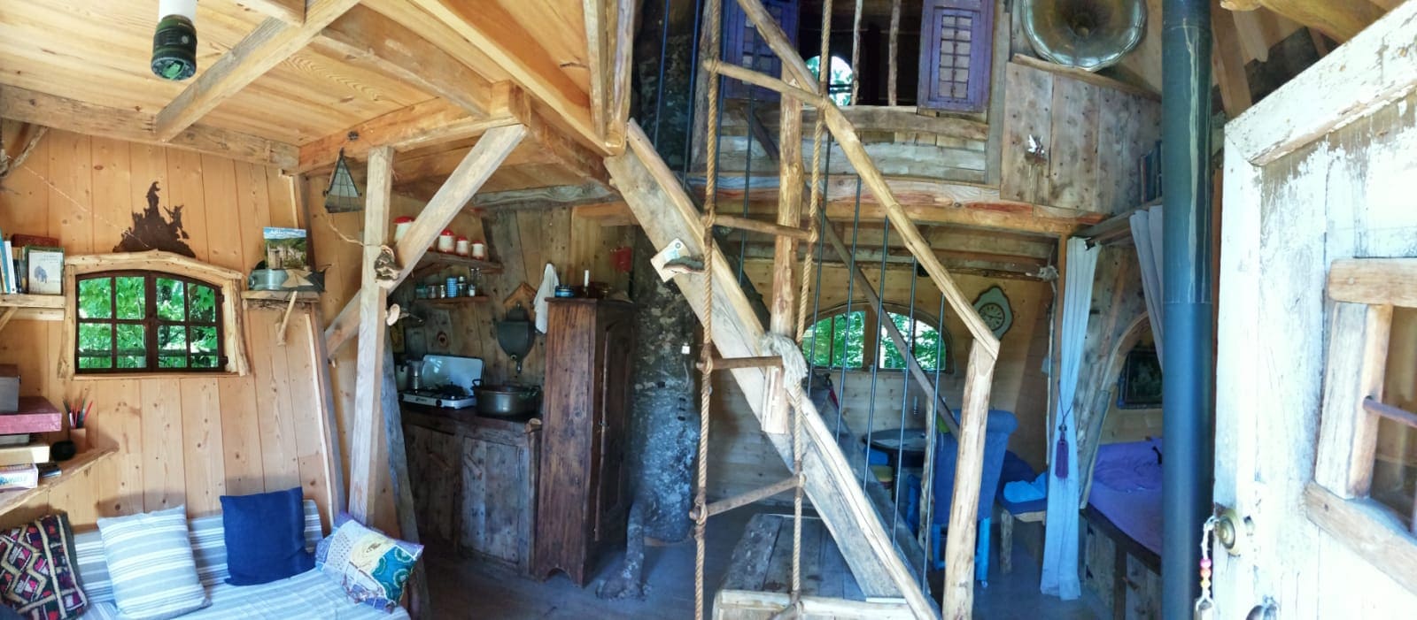 La cabane du Soleil — Cabane dans les arbres à 6m de hauteur en Corrèze à Brive-la-Gaillarde — chambre