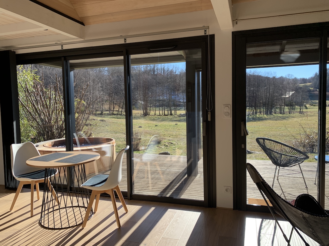 Lodge Spa privatif Sérénité : une évasion en pleine nature à Marchal — chambre
