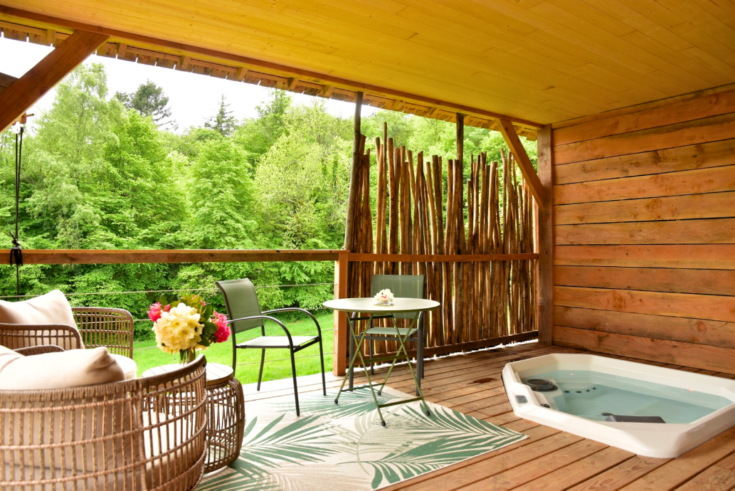 Le Scandilodge Dôme & Spa — Cabane sur pilotis avec spa à Morbihan à Vannes — vue depuis la terrasse