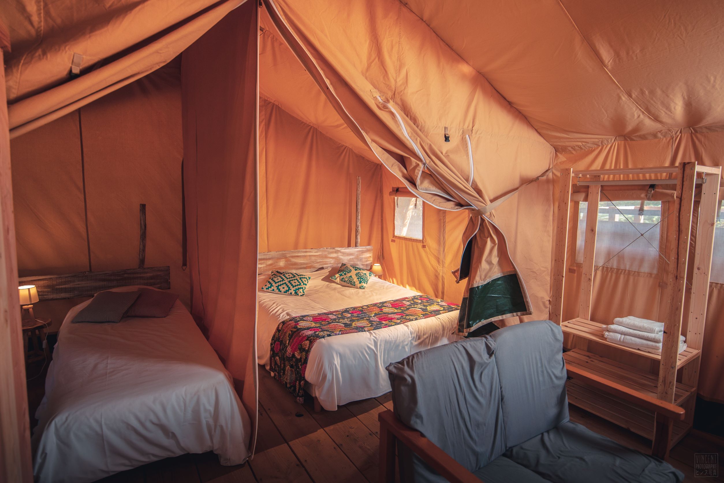 Glamping Lodge Expérience : un safari en pleine nature à Occitanie — vue intérieure