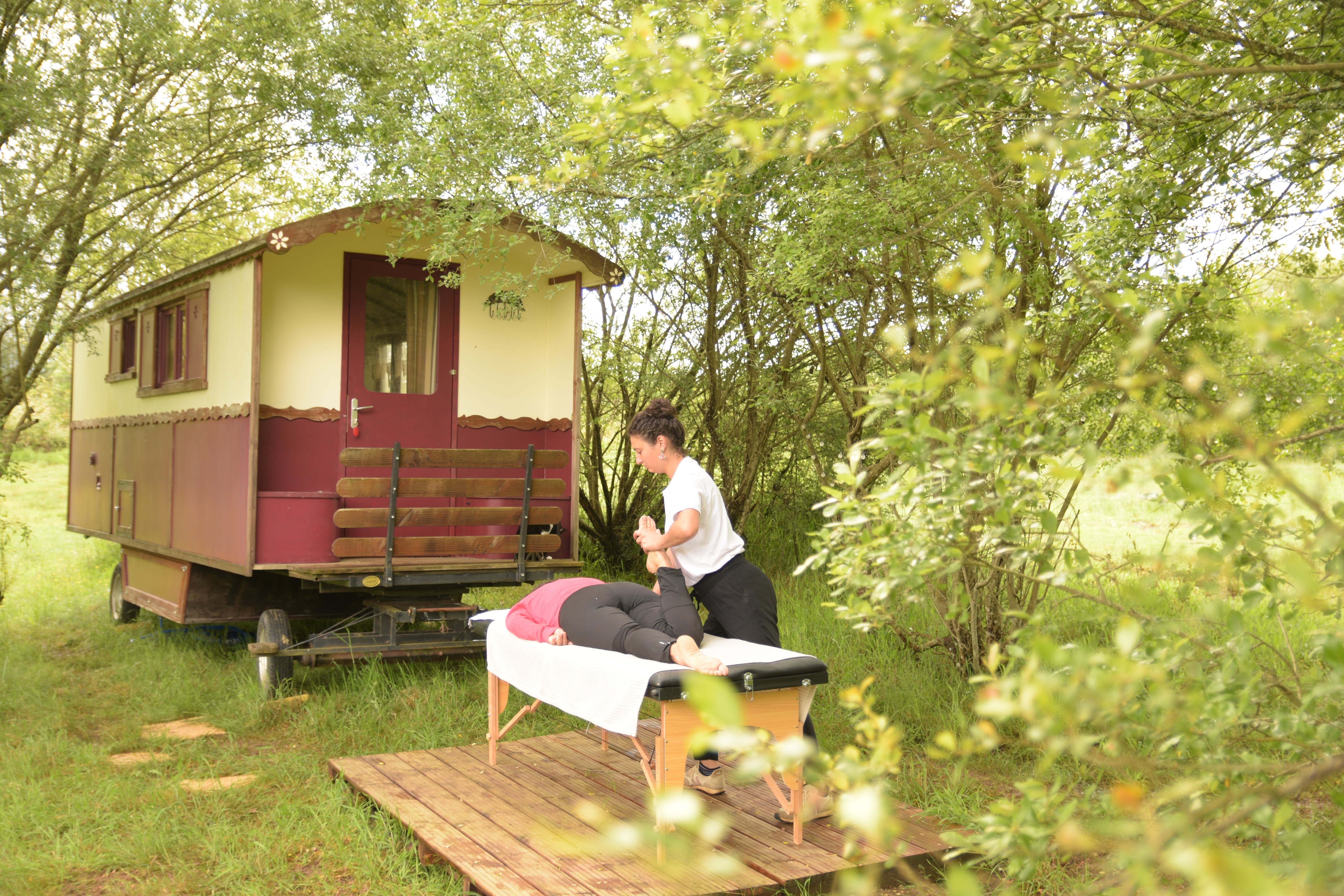La Roulotte Couzote : un voyage sensoriel en Aquitaine à Couze Et St Front — environnement naturel