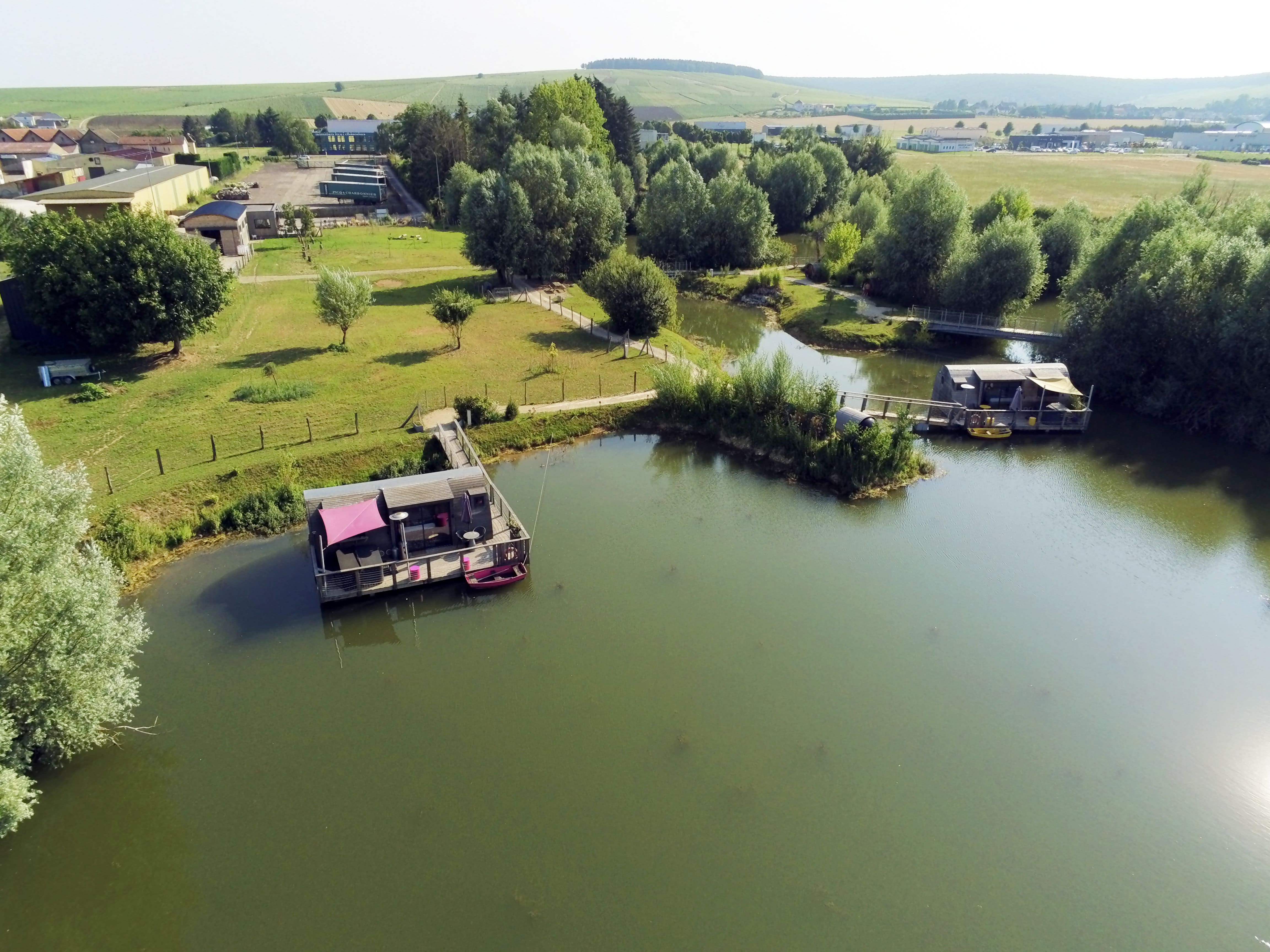 Lodge Duo Flottant Les Preuses : une évasion sensorielle en Bourgogne à Chablis — salle de bain