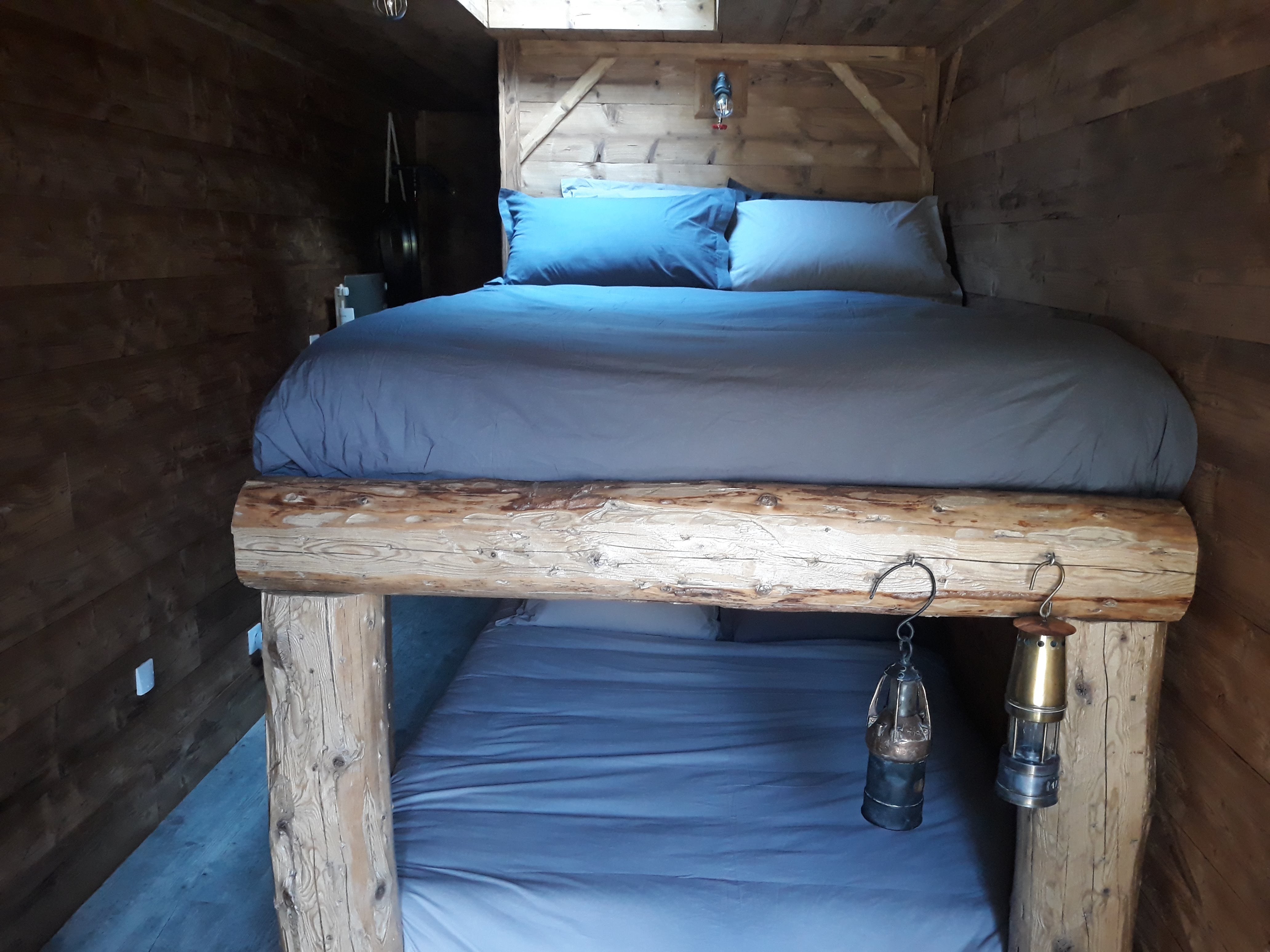 La Mine des Cristalliers — Chambre à thème avec spa à Savoie à Chambéry — cuisine