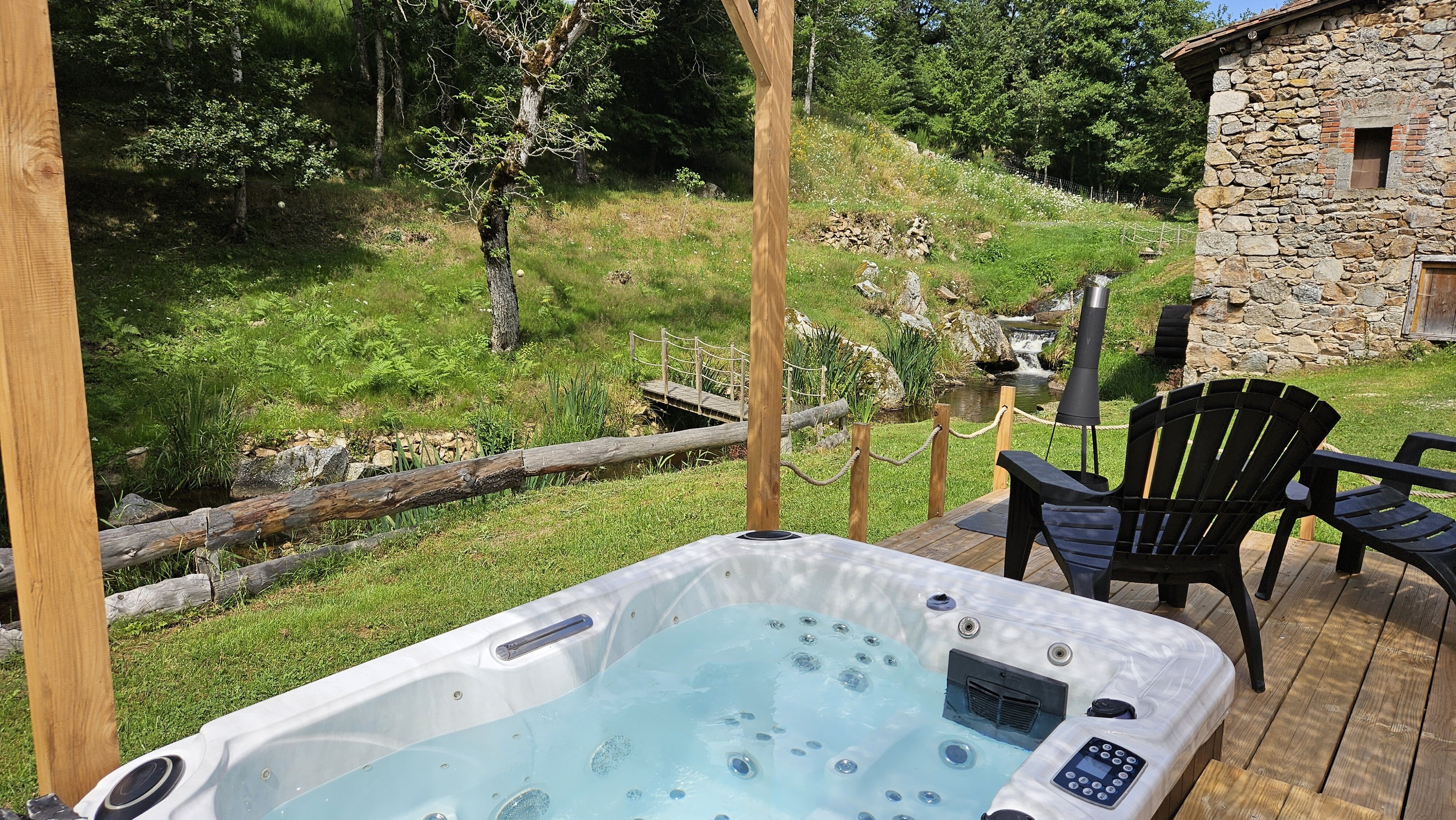 Lodge des sources & Spa : une cabane immersive en Auvergne — Cabane à Viscomtat