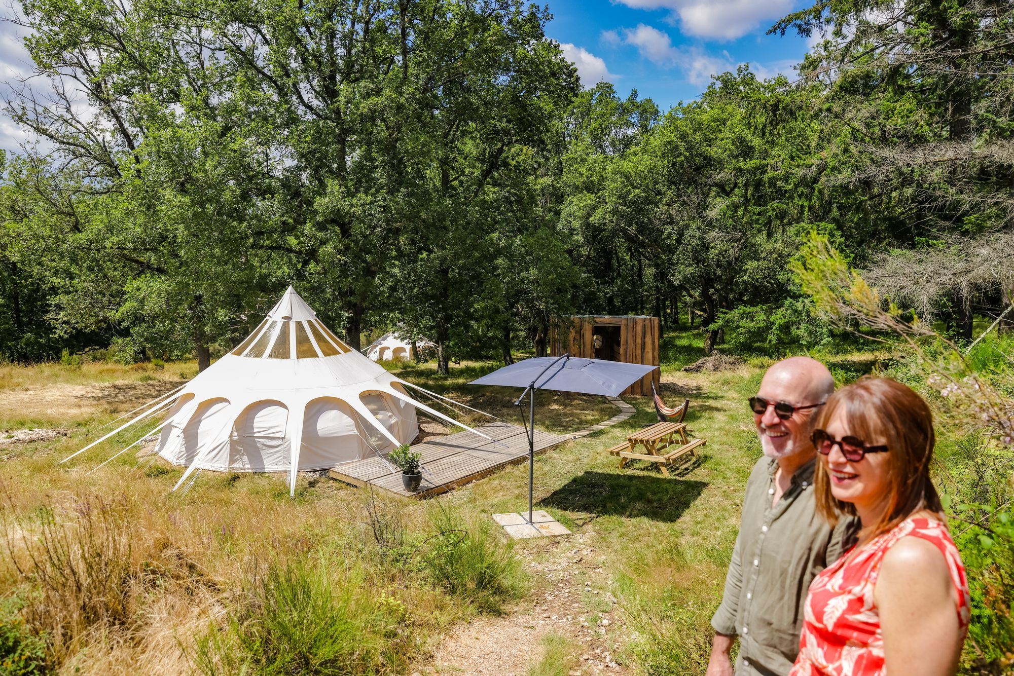 Évasion en tente lodge au cœur des Midi-Pyrénées à Busque — chambre