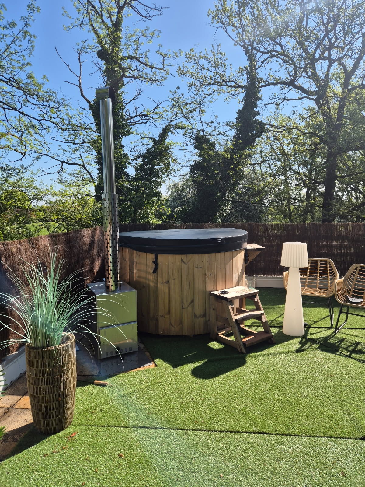 Panorama Rooftop & Spa : une expérience inédite en Midi-Pyrénées à Albias — vue depuis la terrasse