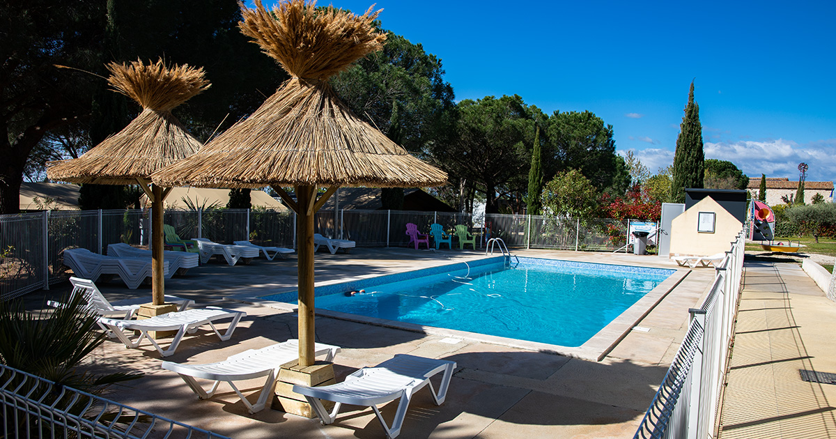 Tente Lodge SAFARI — Glamping avec spa à Gard à Alès — espace de vie
