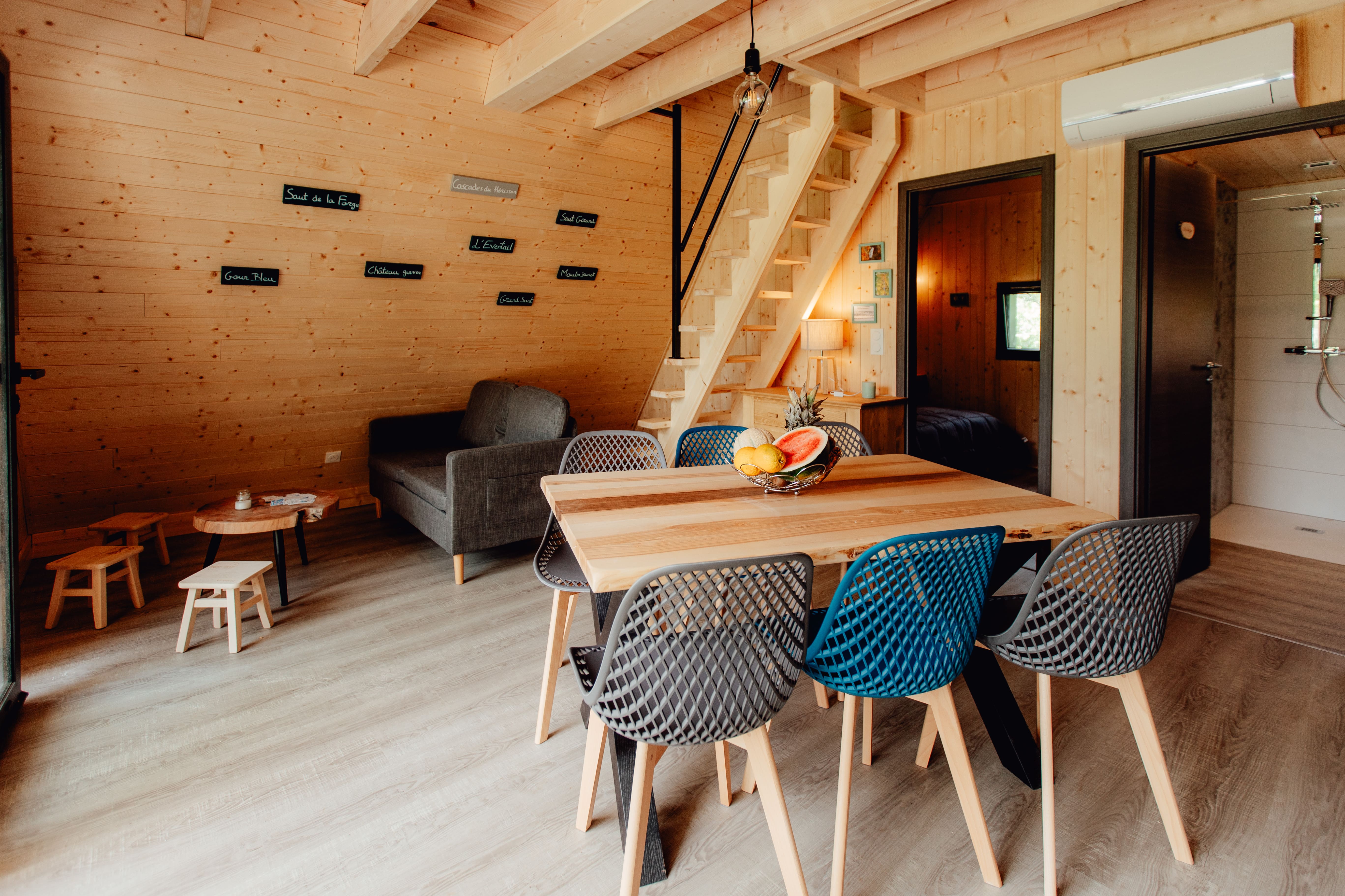 Chalet Herisson : une évasion authentique en Franche-Comté à Coyron — cuisine