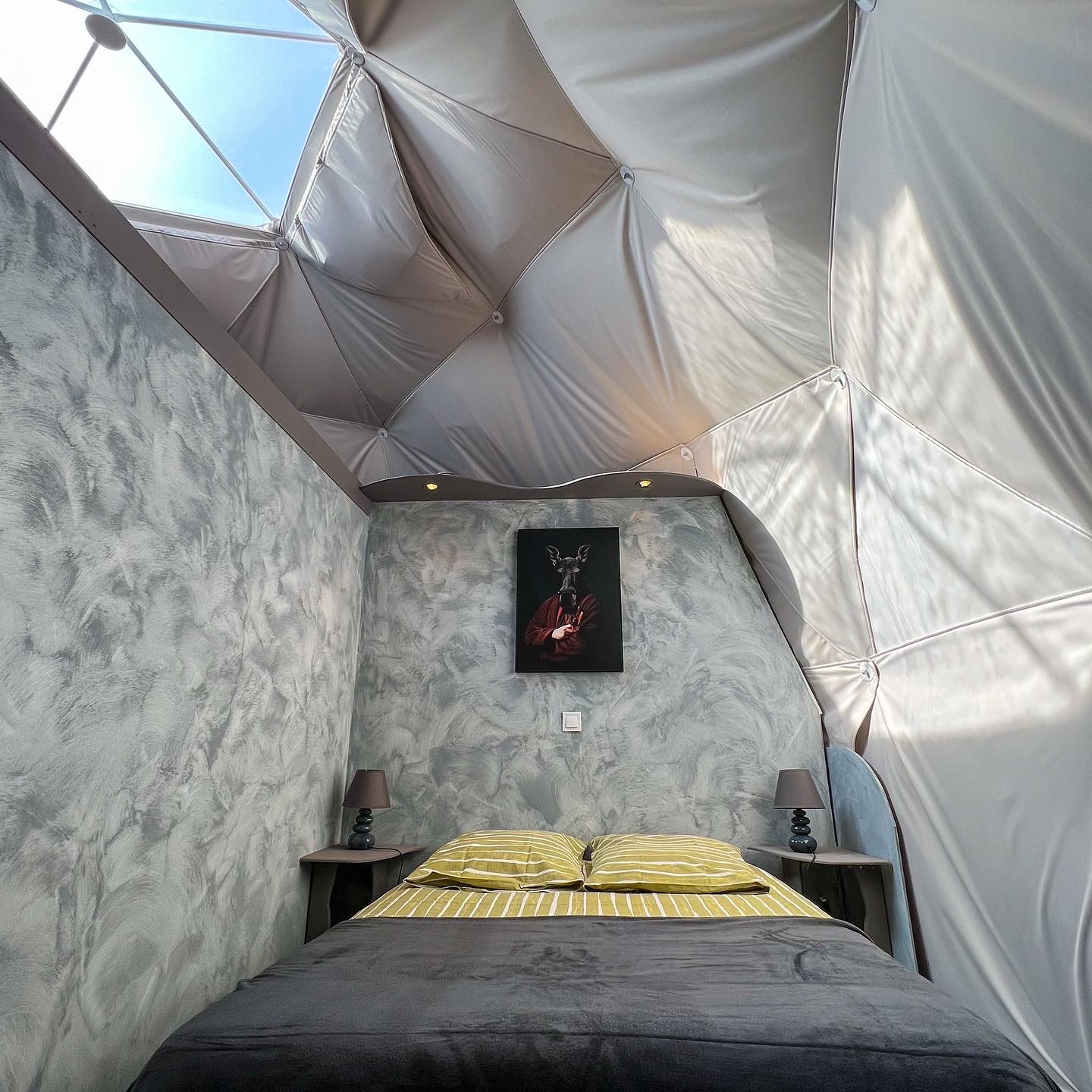 Cocoon et spa privatif — Dôme avec vue panoramique à l'Isère à Saint-Quentin-sur-Isère — salle de bain