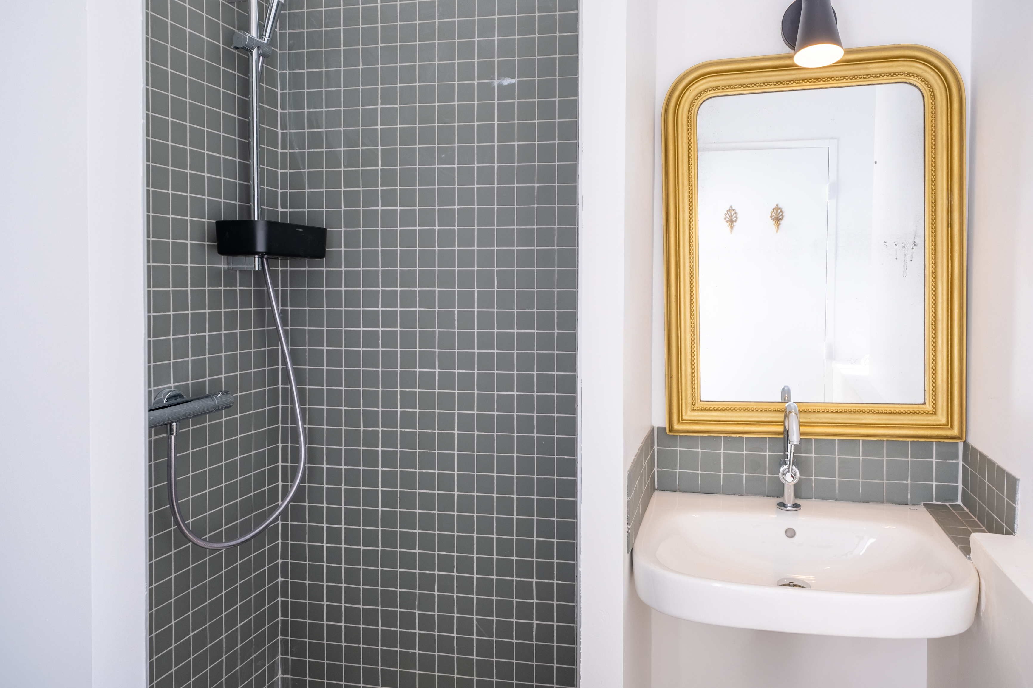 La Poudrière — Tour avec vue panoramique à Savoie à Chambéry — salle de bain