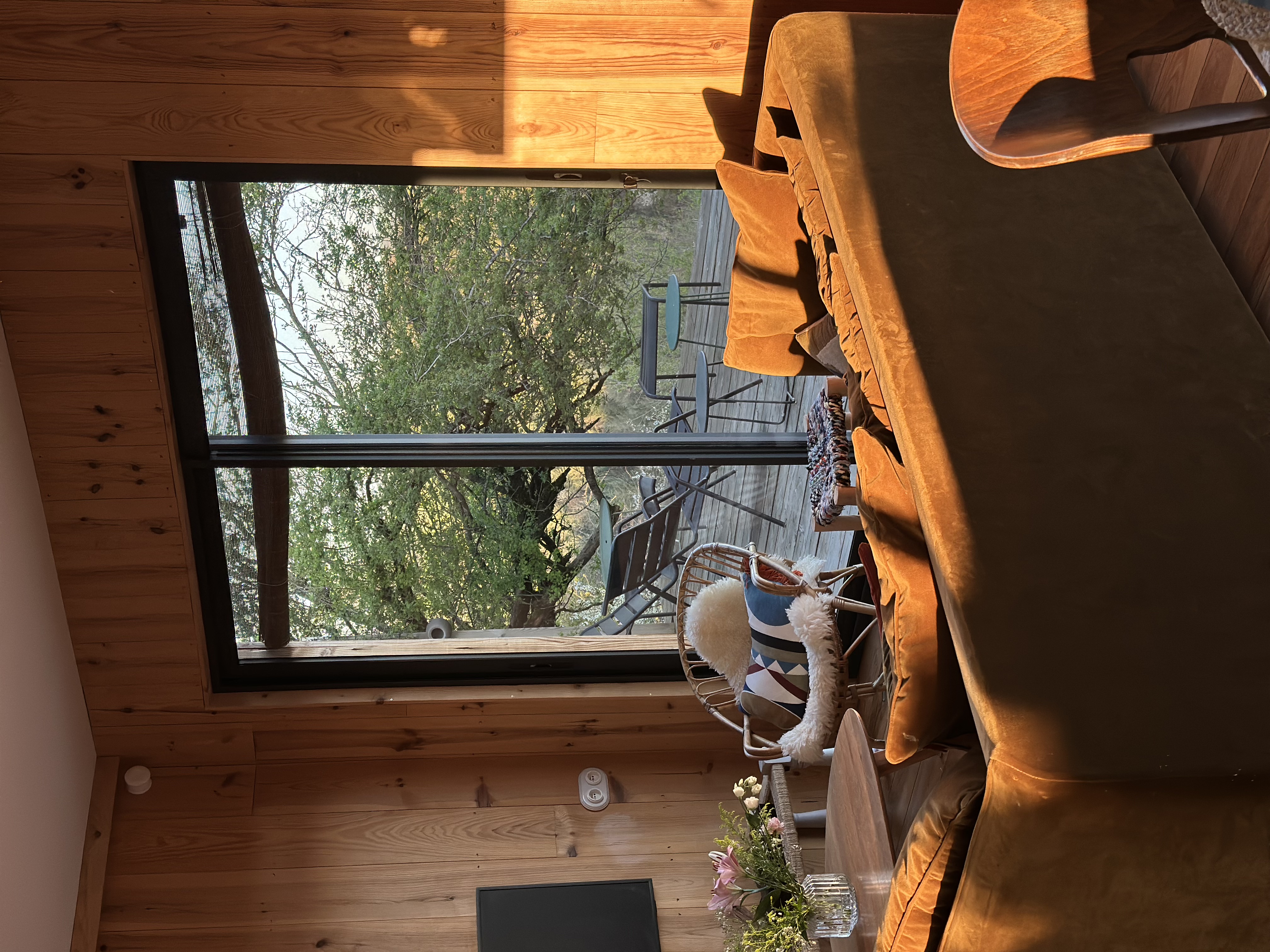 Évasion en cabane au bord du lac en Midi-Pyrénées à Teillet — chambre