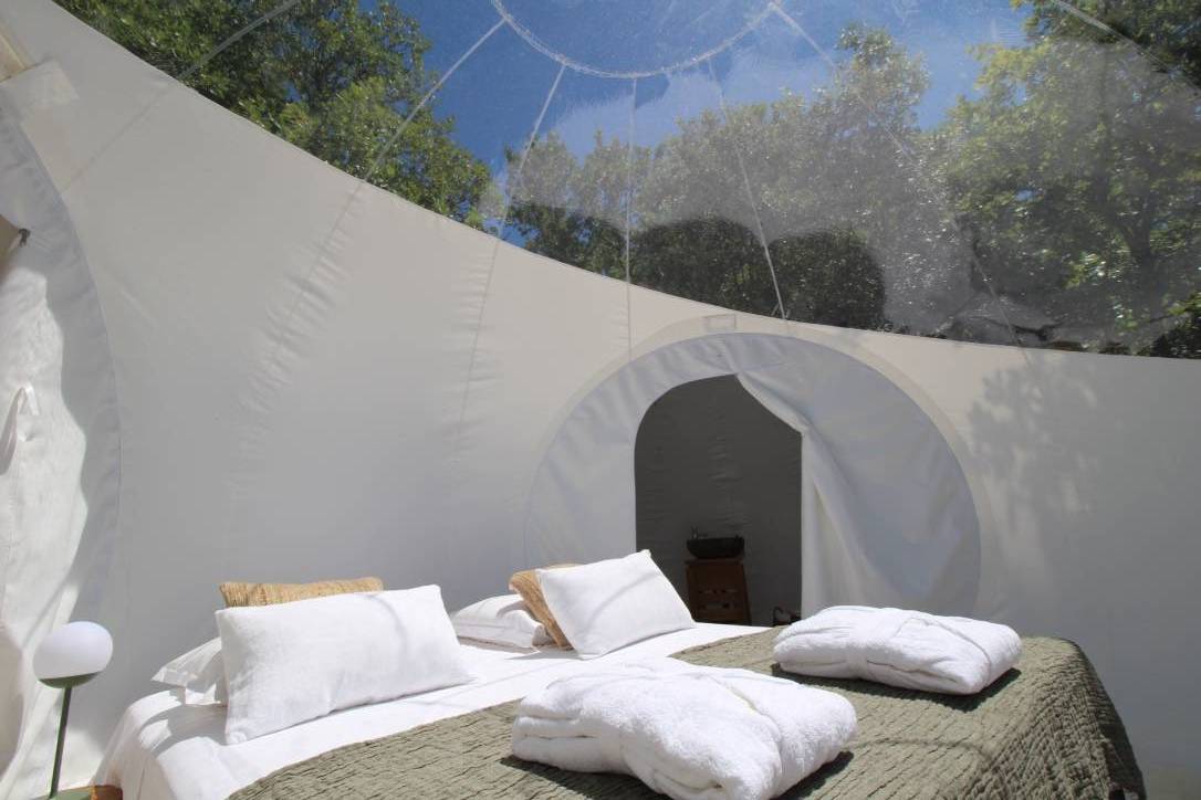 Bulle "Croix du Sud" — Nuit étoilée avec piscine chauffée à Drôme à Les Esplanes — salle de bain